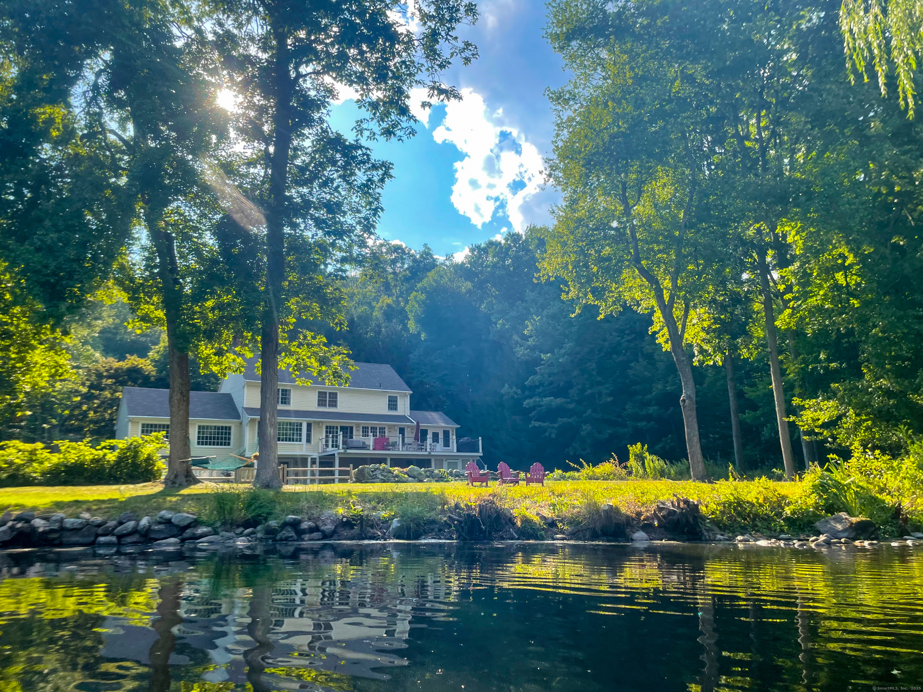25 Lakeside Drive
