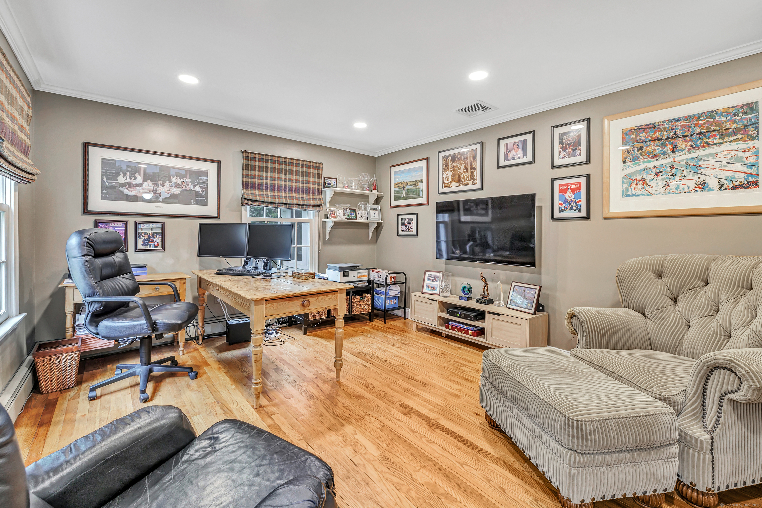 25 Lakeside Drive