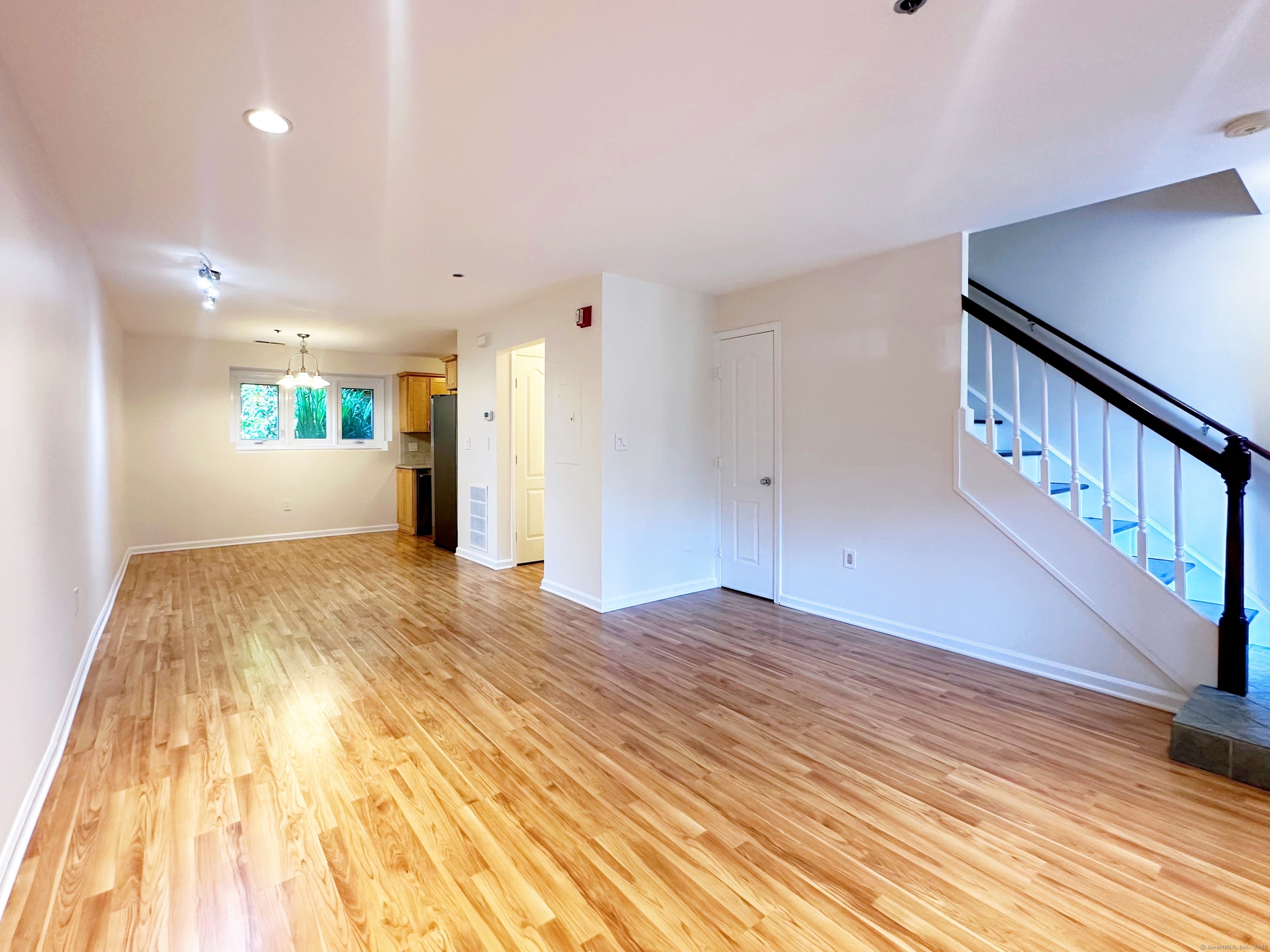 7 Seir Hill Road 13