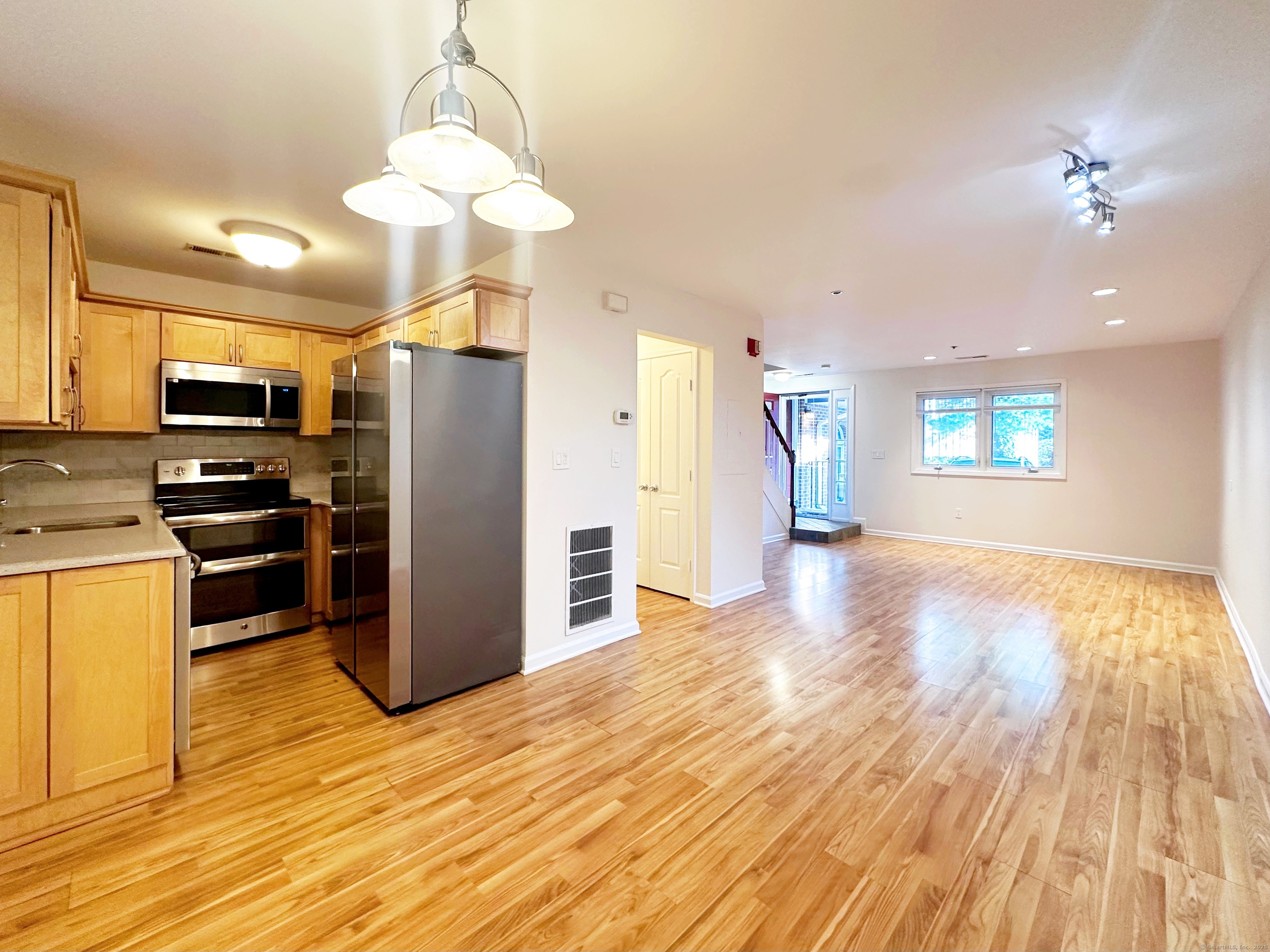 7 Seir Hill Road 13