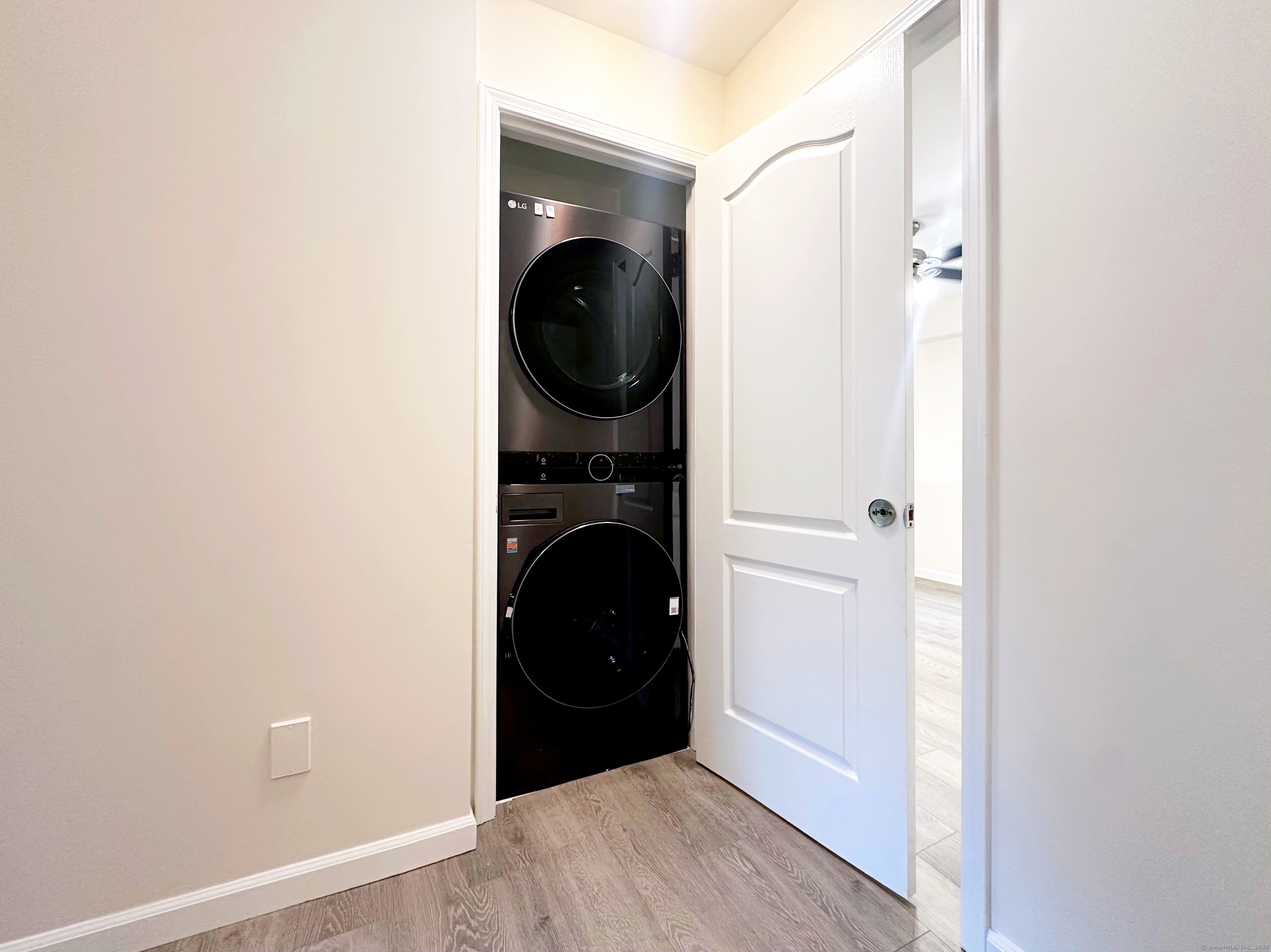 7 Seir Hill Road 13