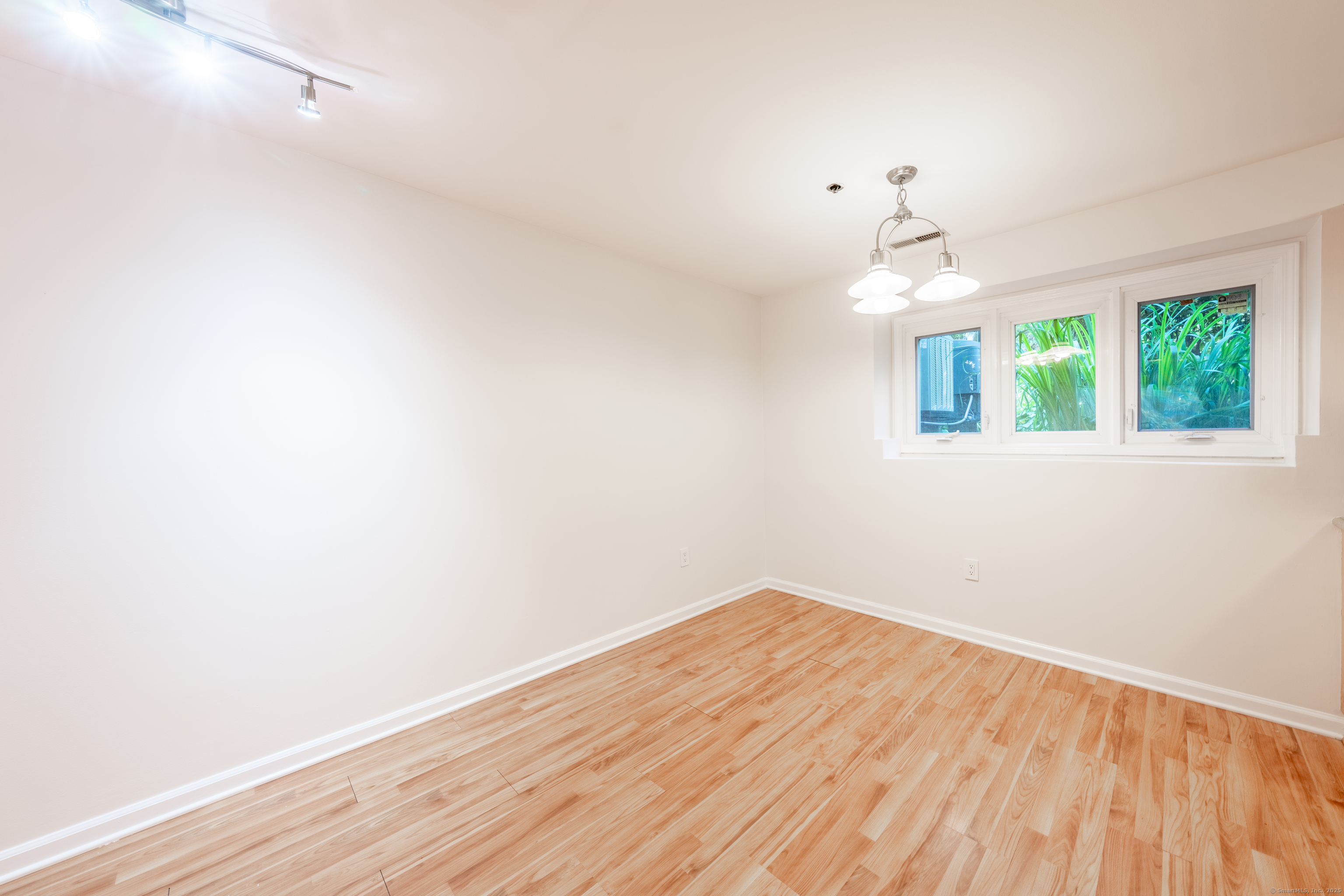 7 Seir Hill Road 13