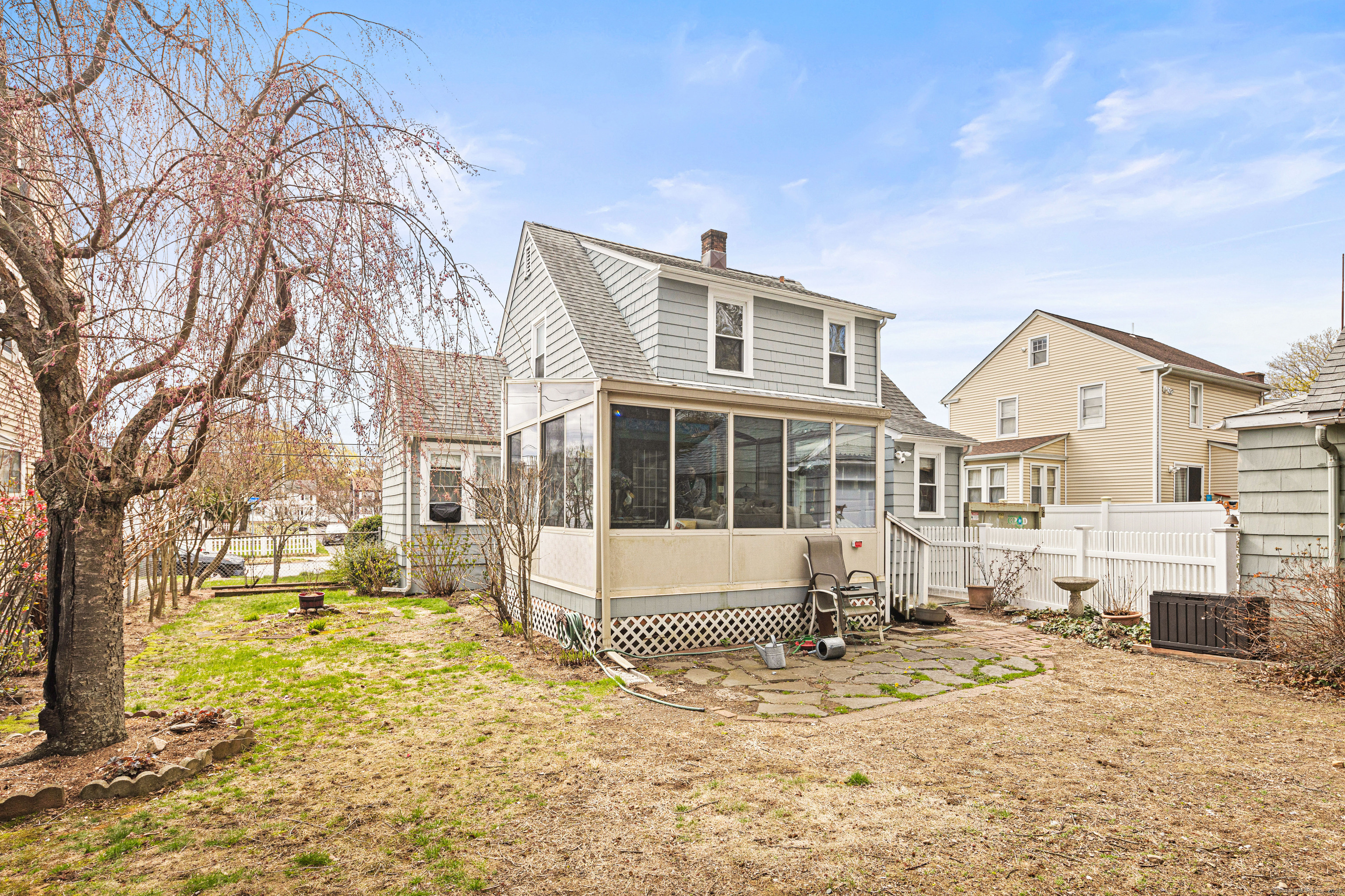 1356 Wood Avenue