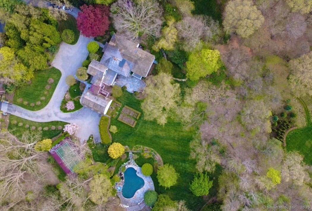 83 Easton Road