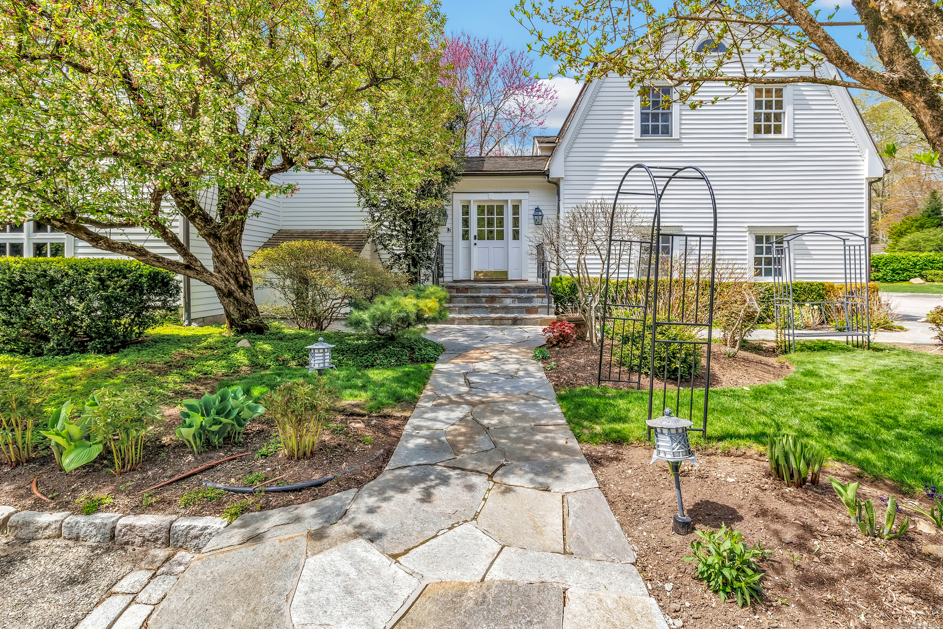83 Easton Road