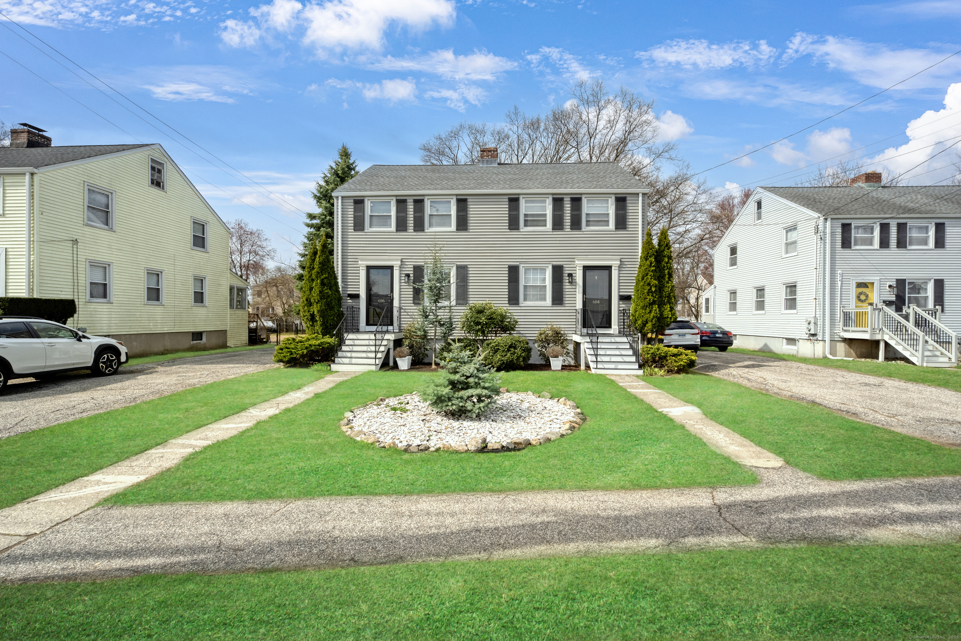686 Reef Road