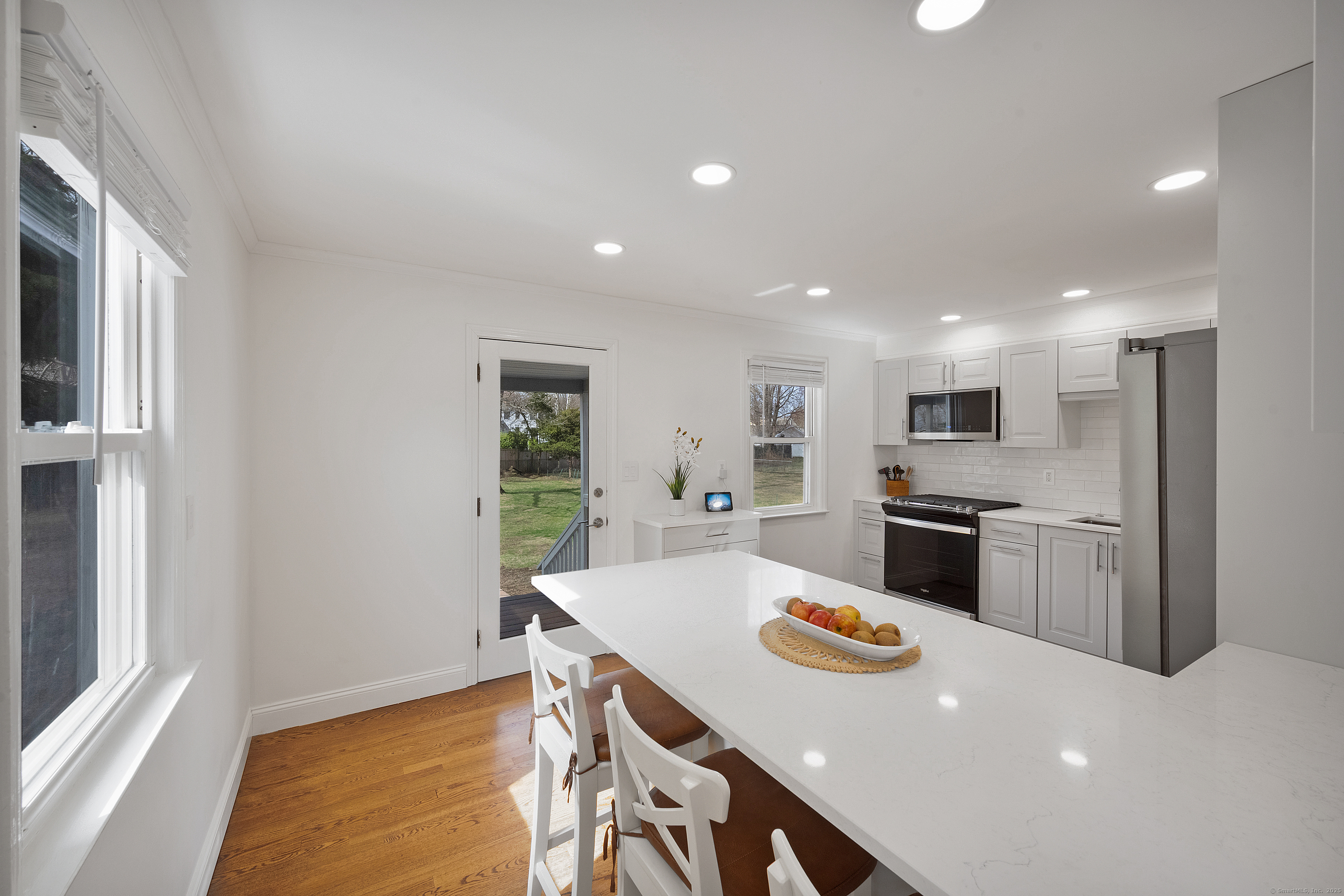 686 Reef Road