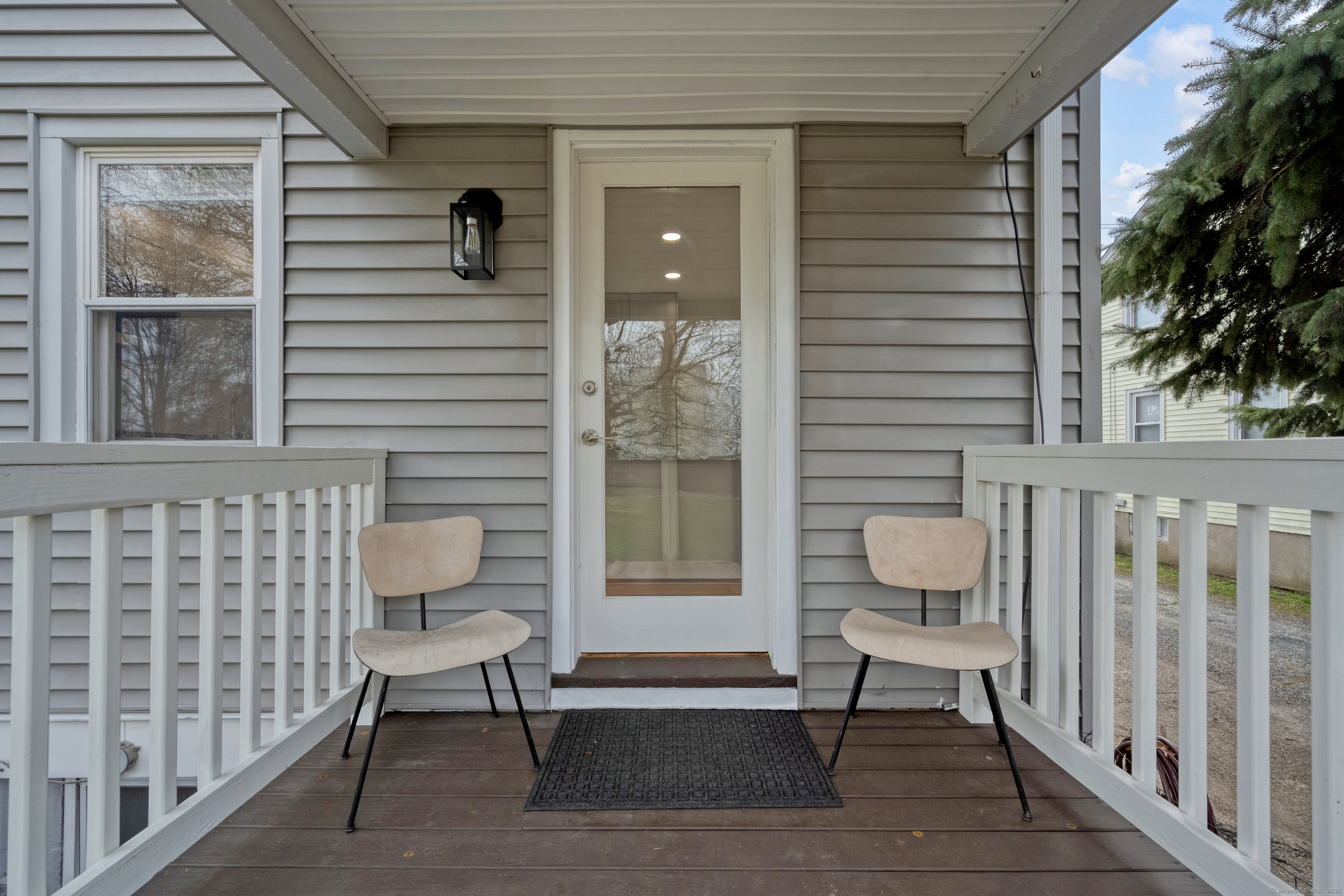 686 Reef Road