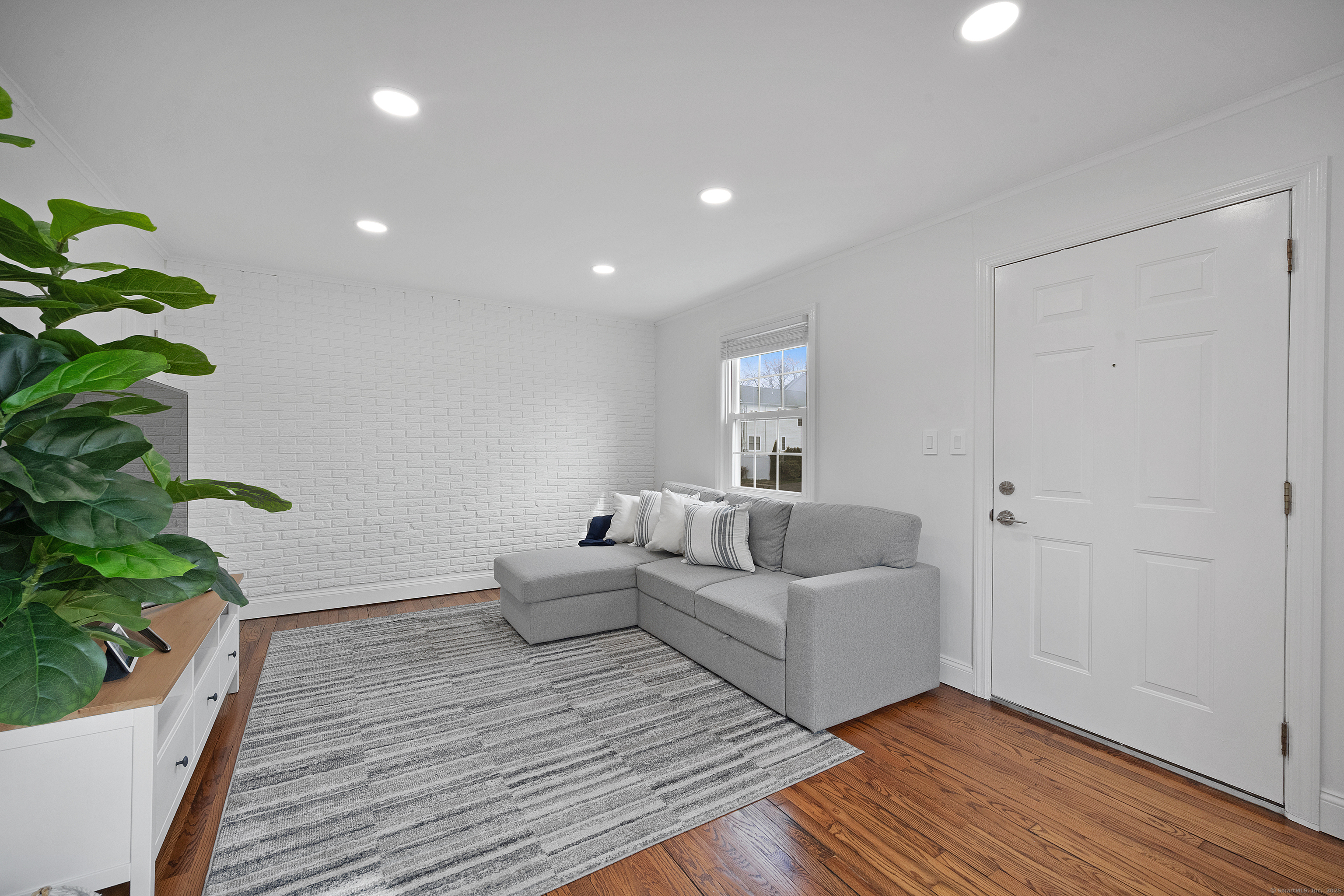 686 Reef Road