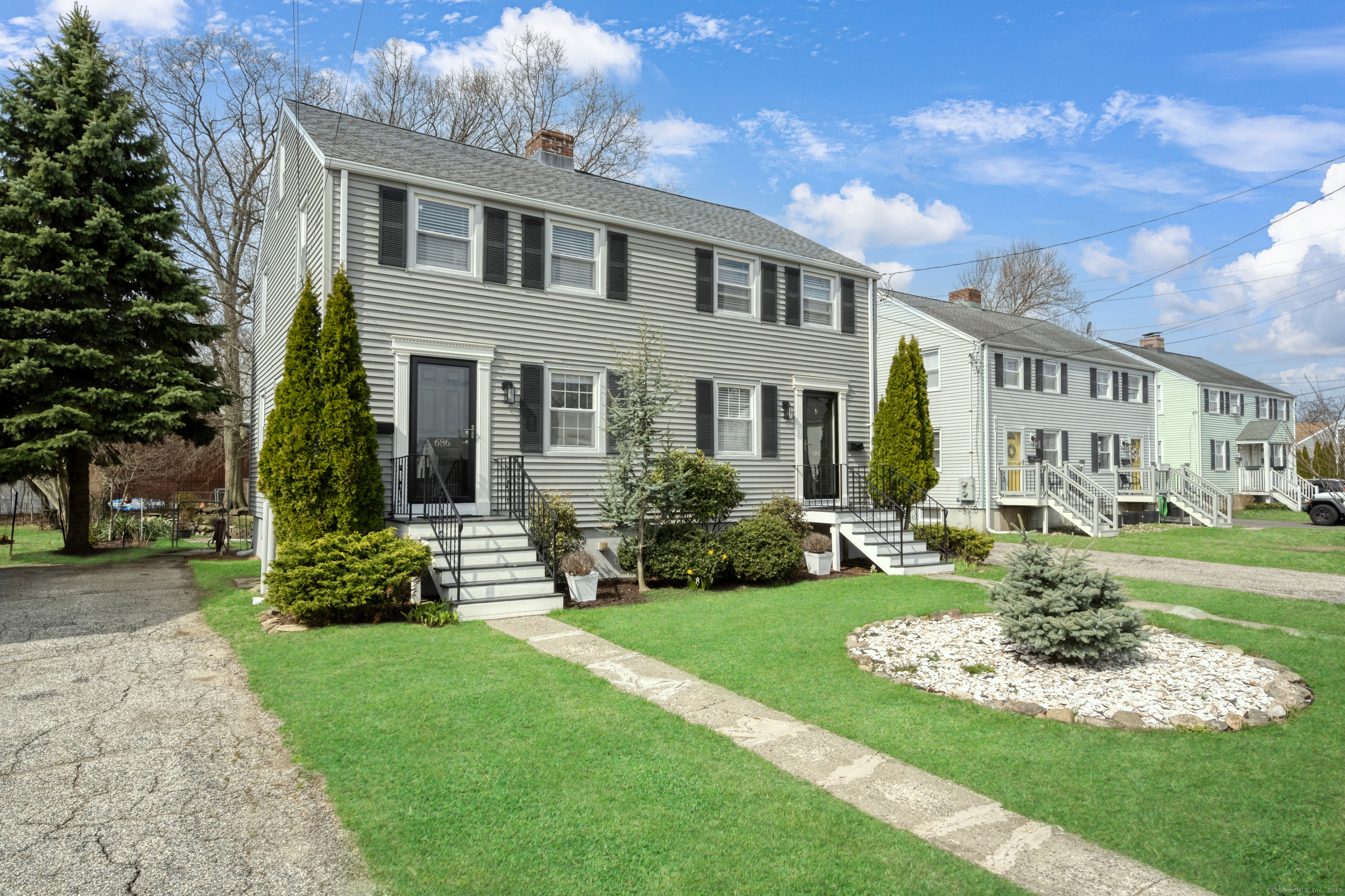 686 Reef Road