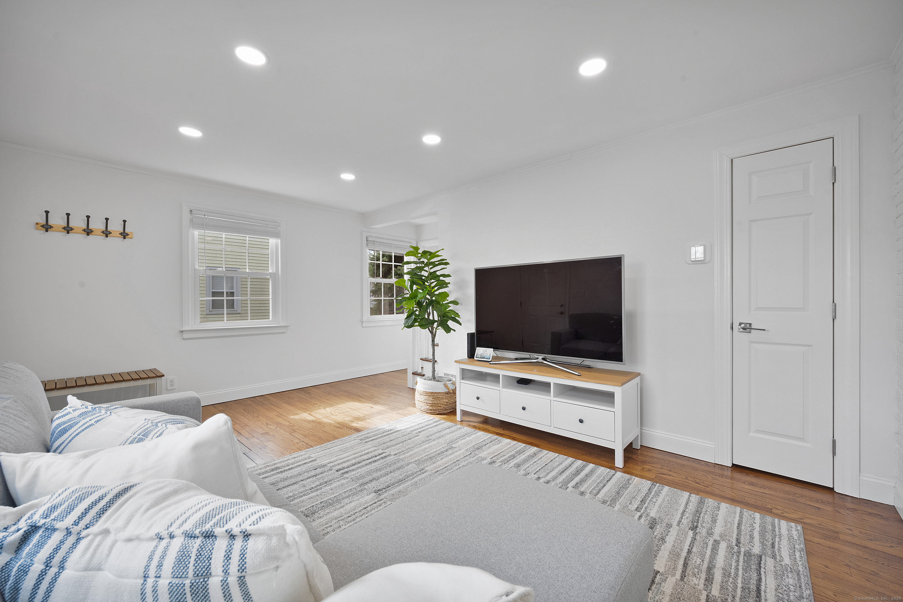 686 Reef Road