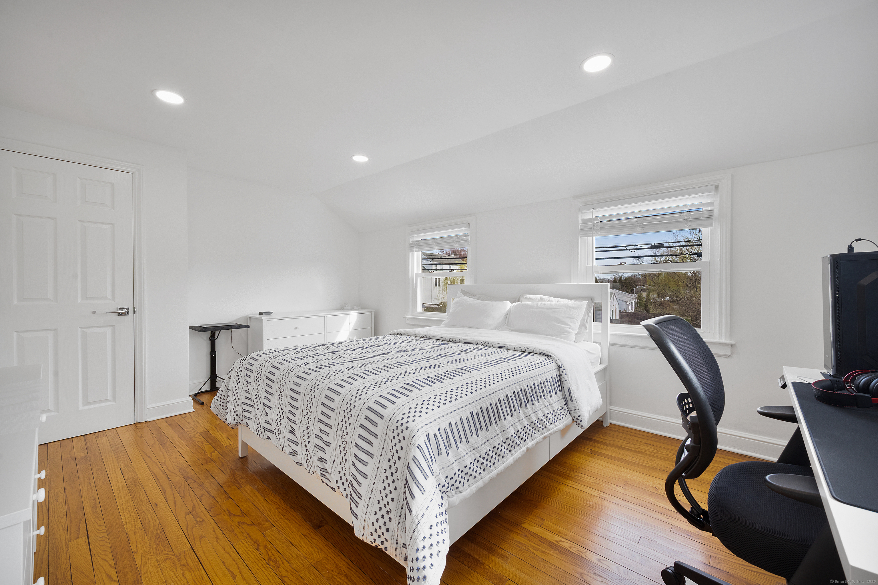 686 Reef Road