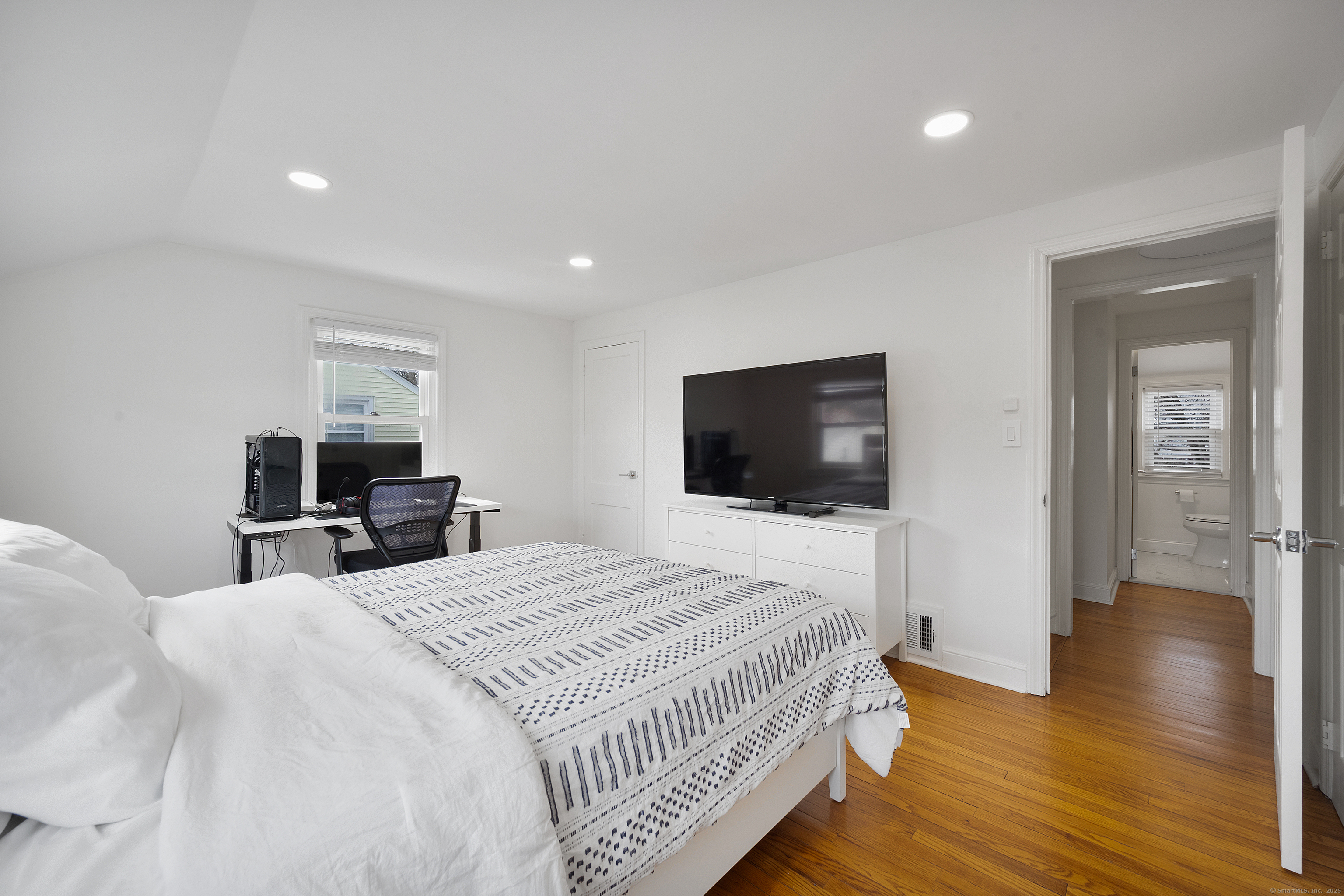 686 Reef Road