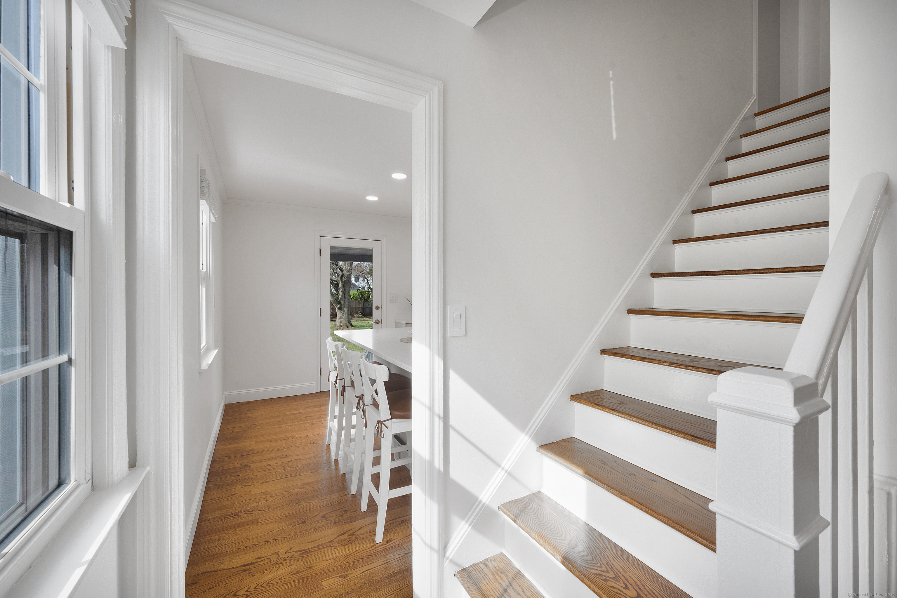 686 Reef Road