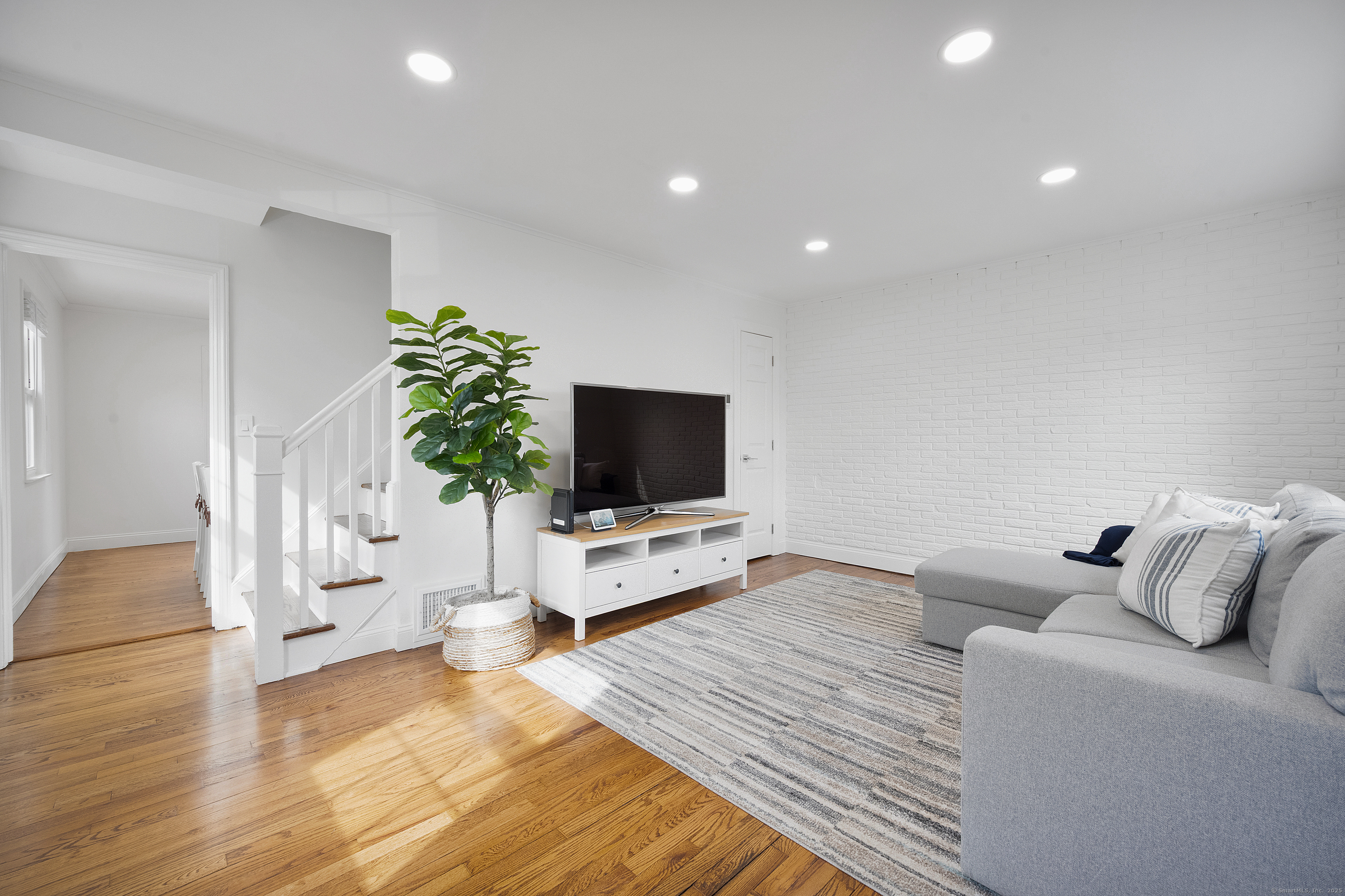 686 Reef Road