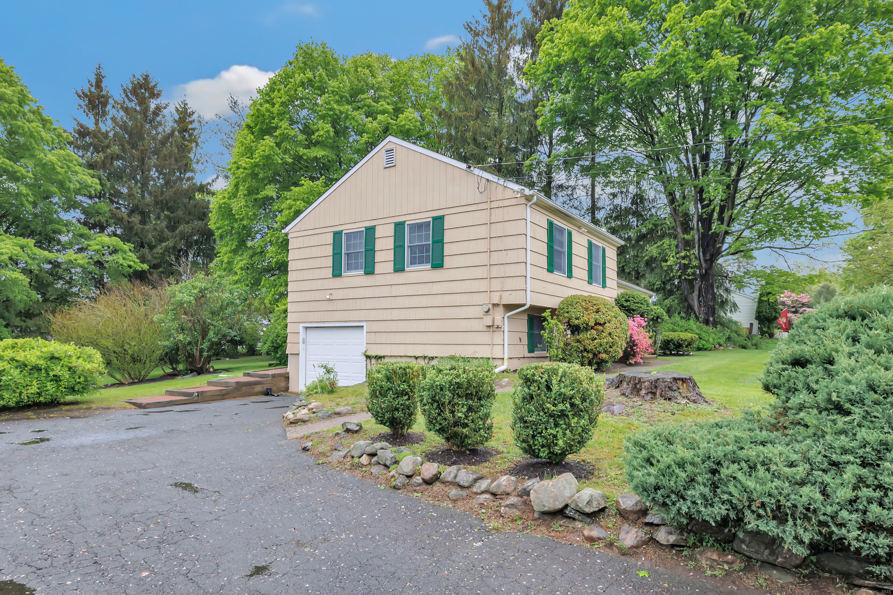 84 Walnut Hill Road