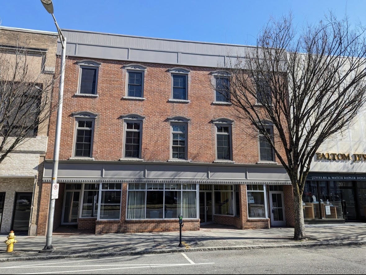 209 Main Street Unit: 3D