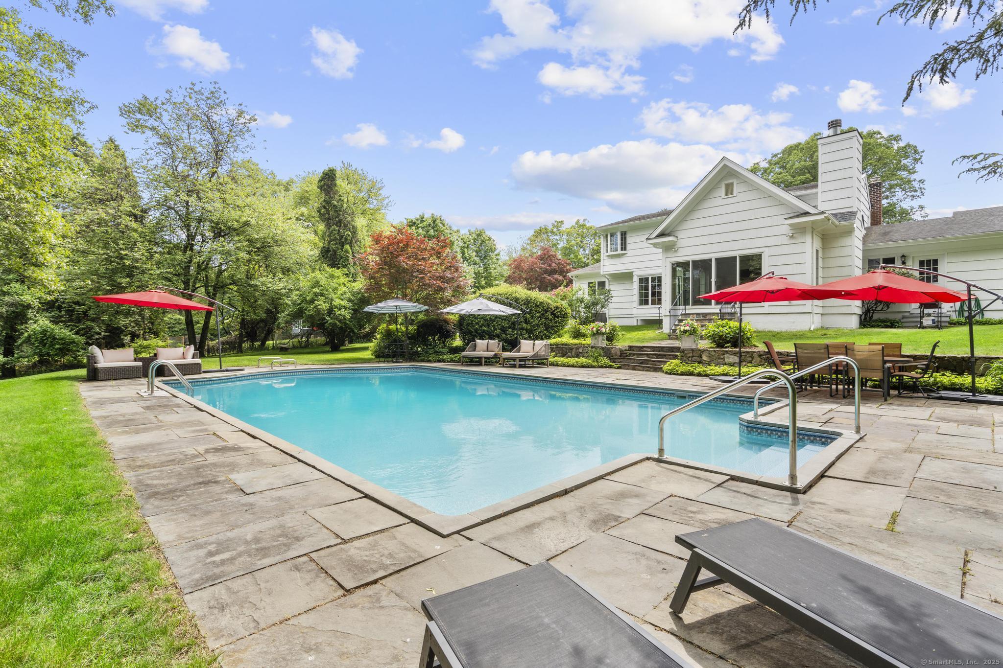 22 Douglas Drive