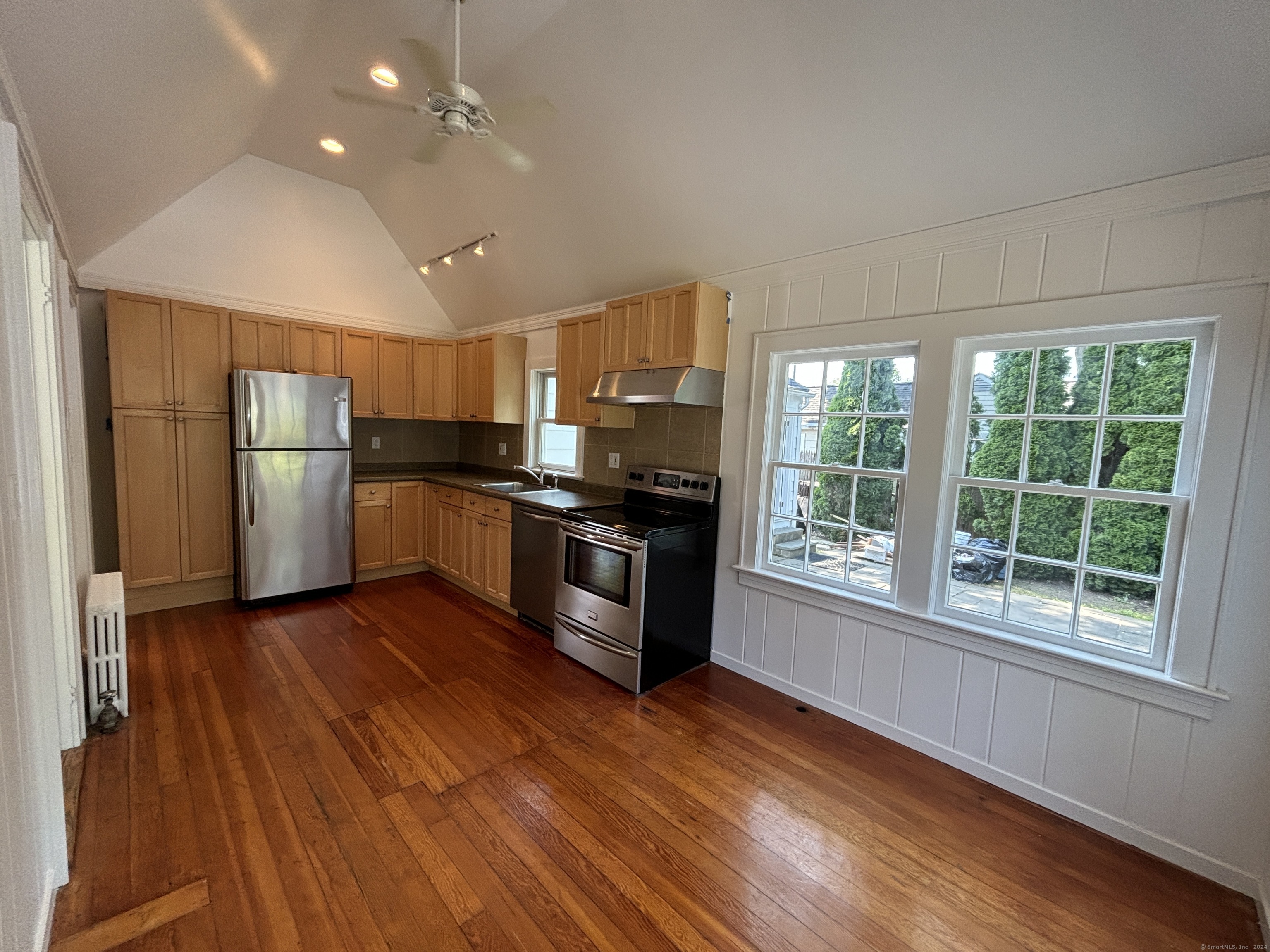 67 Grove Point