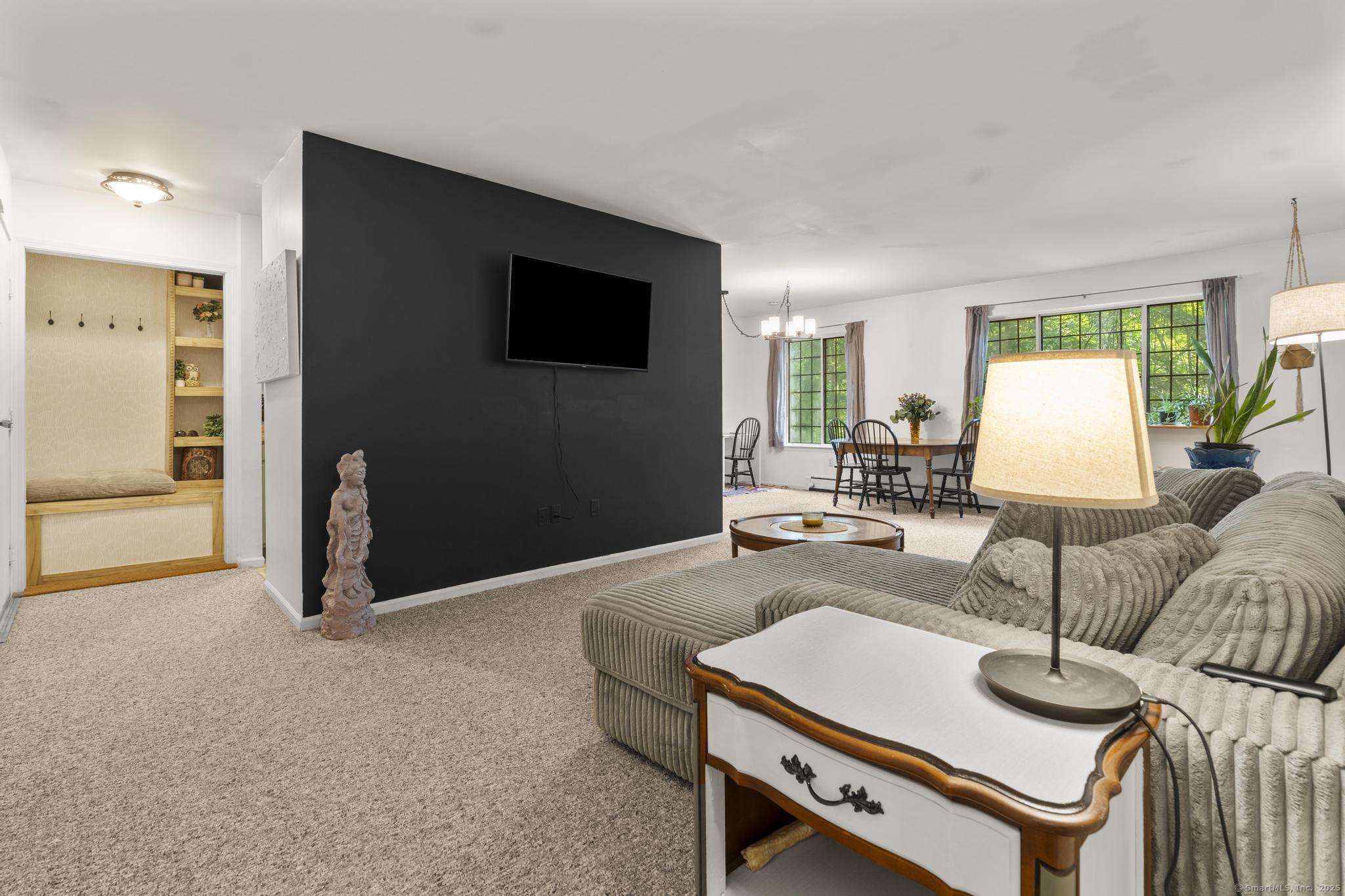 8 Carlisle Court Unit: 8