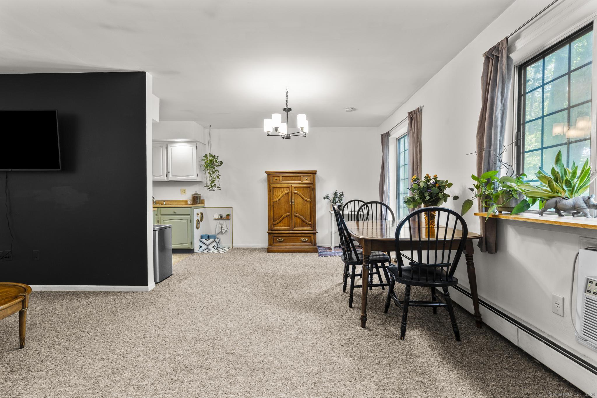 8 Carlisle Court Unit: 8