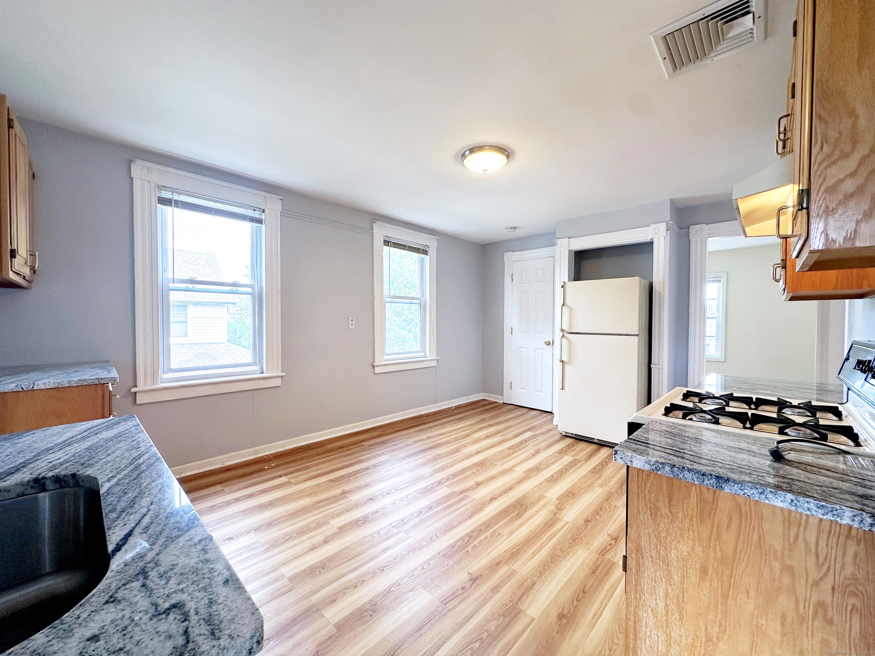 66 Veres Street 2nd Floor