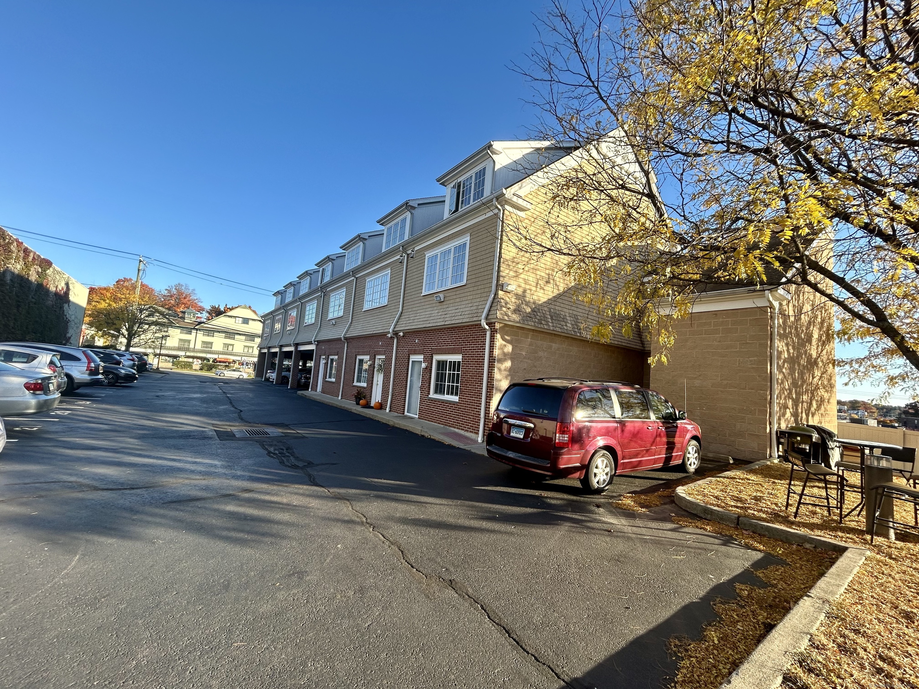 360 Westport Avenue Unit: 1
