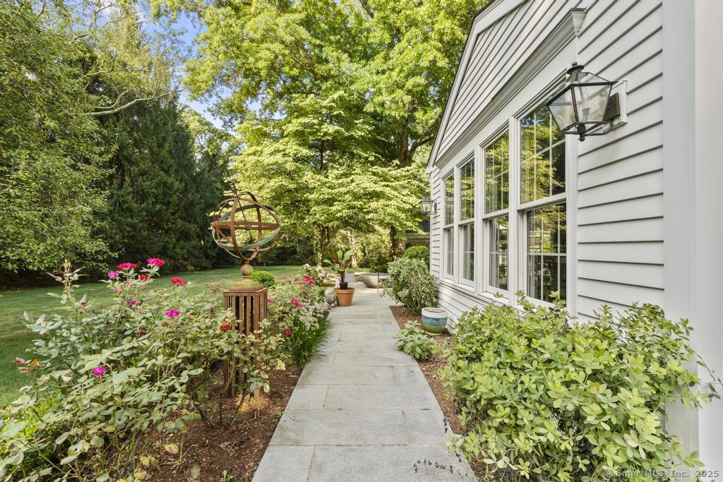 1 Boxwood Lane