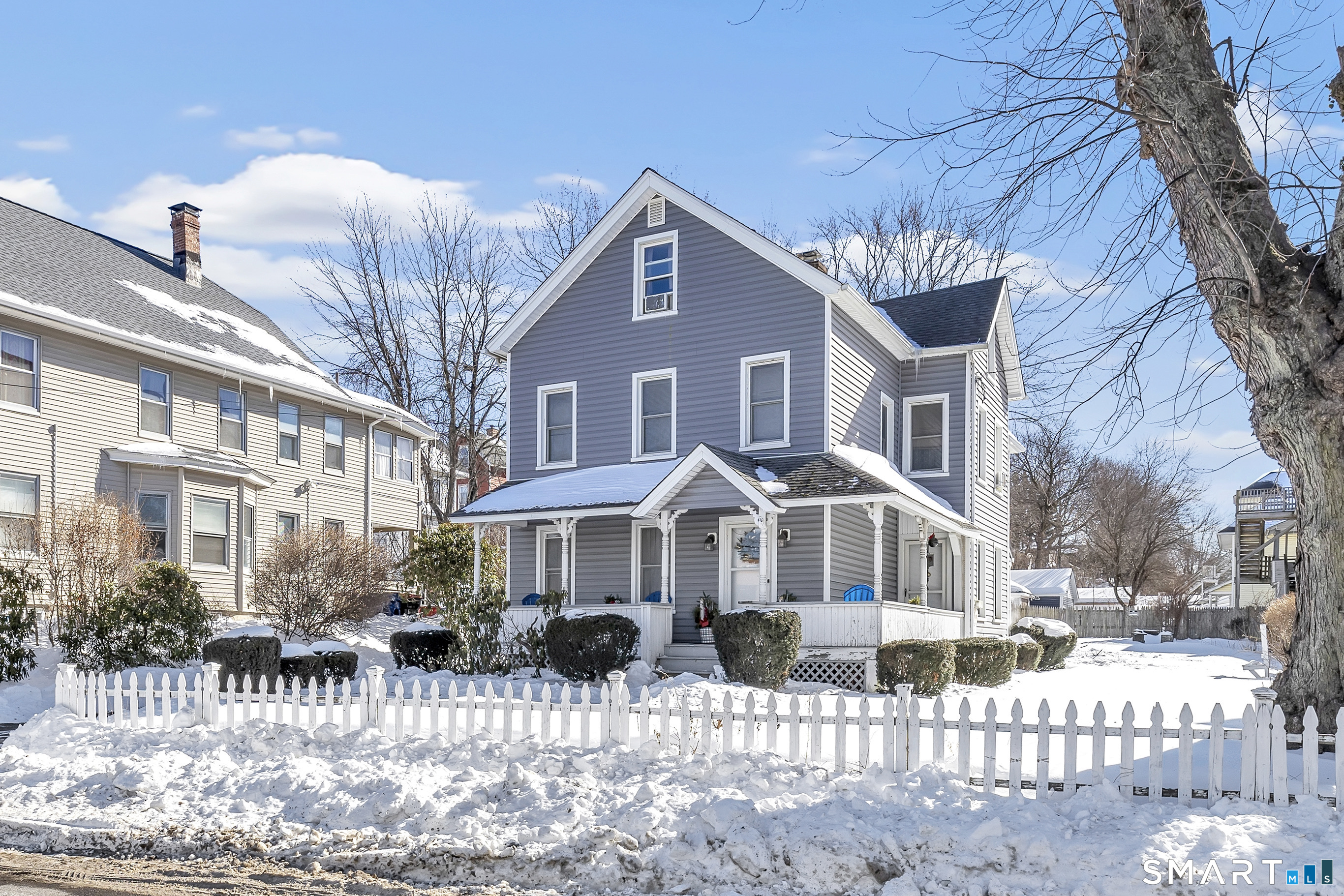 10 Burritt Avenue