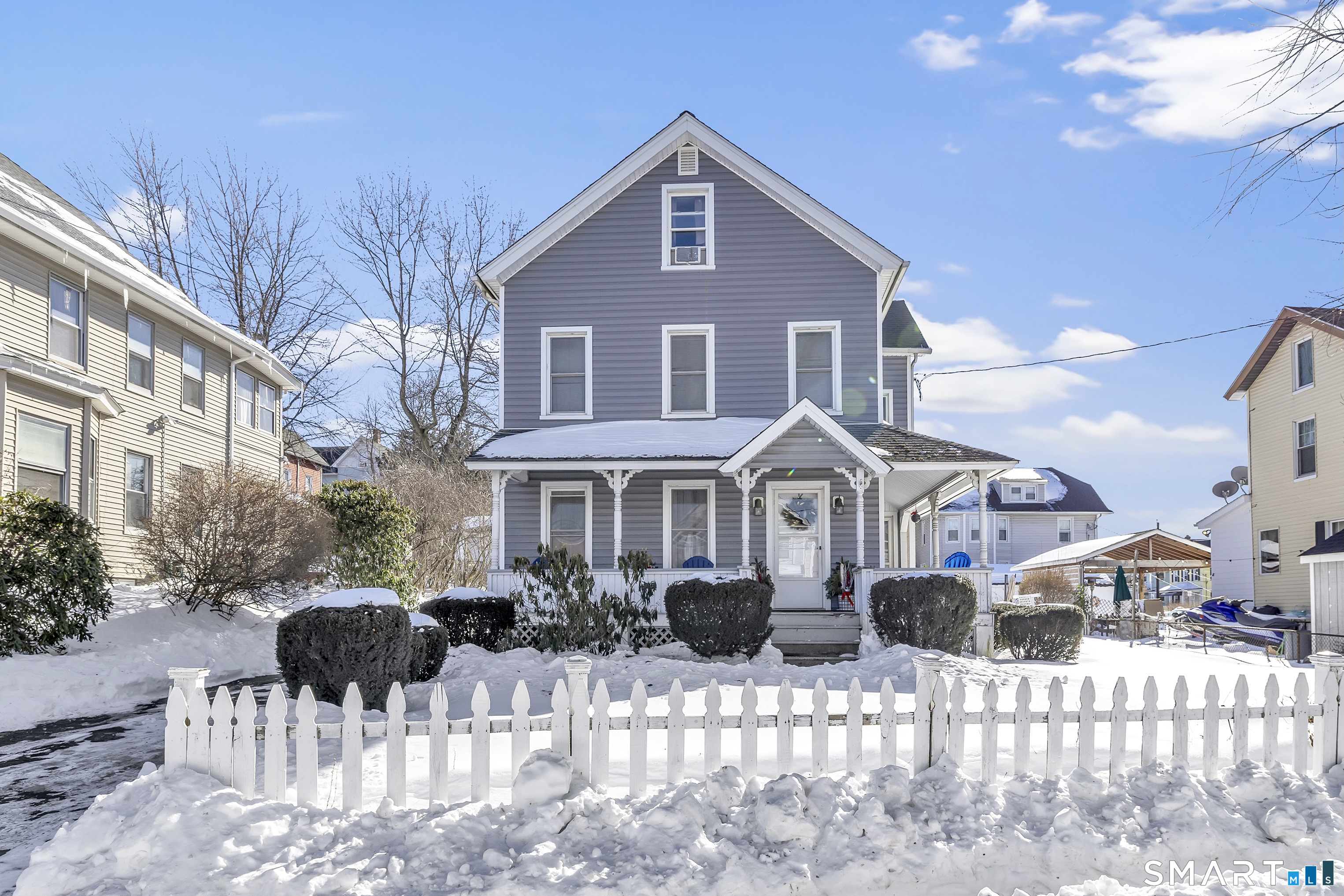 10 Burritt Avenue