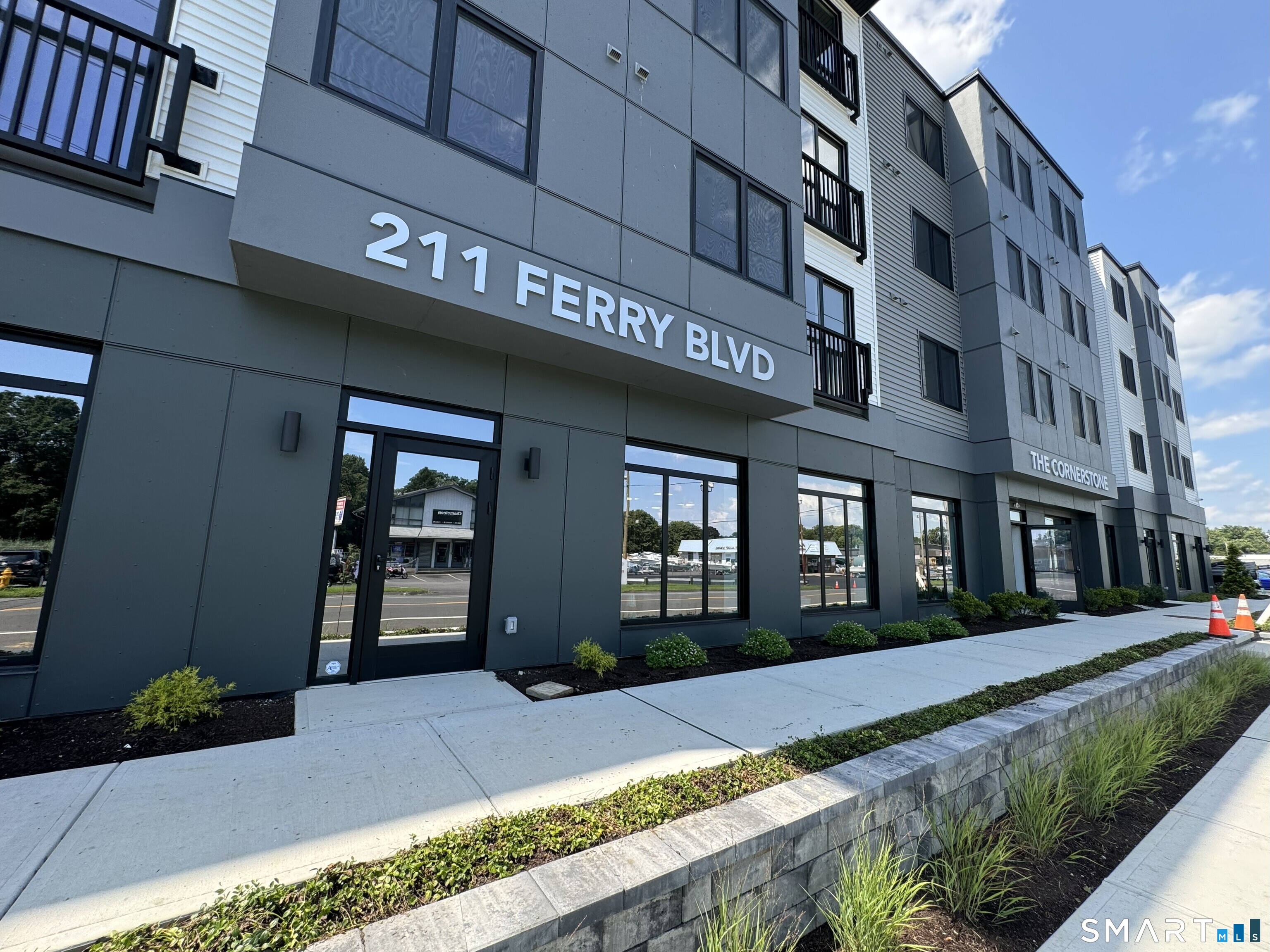 211 Ferry Boulevard Unit: 208