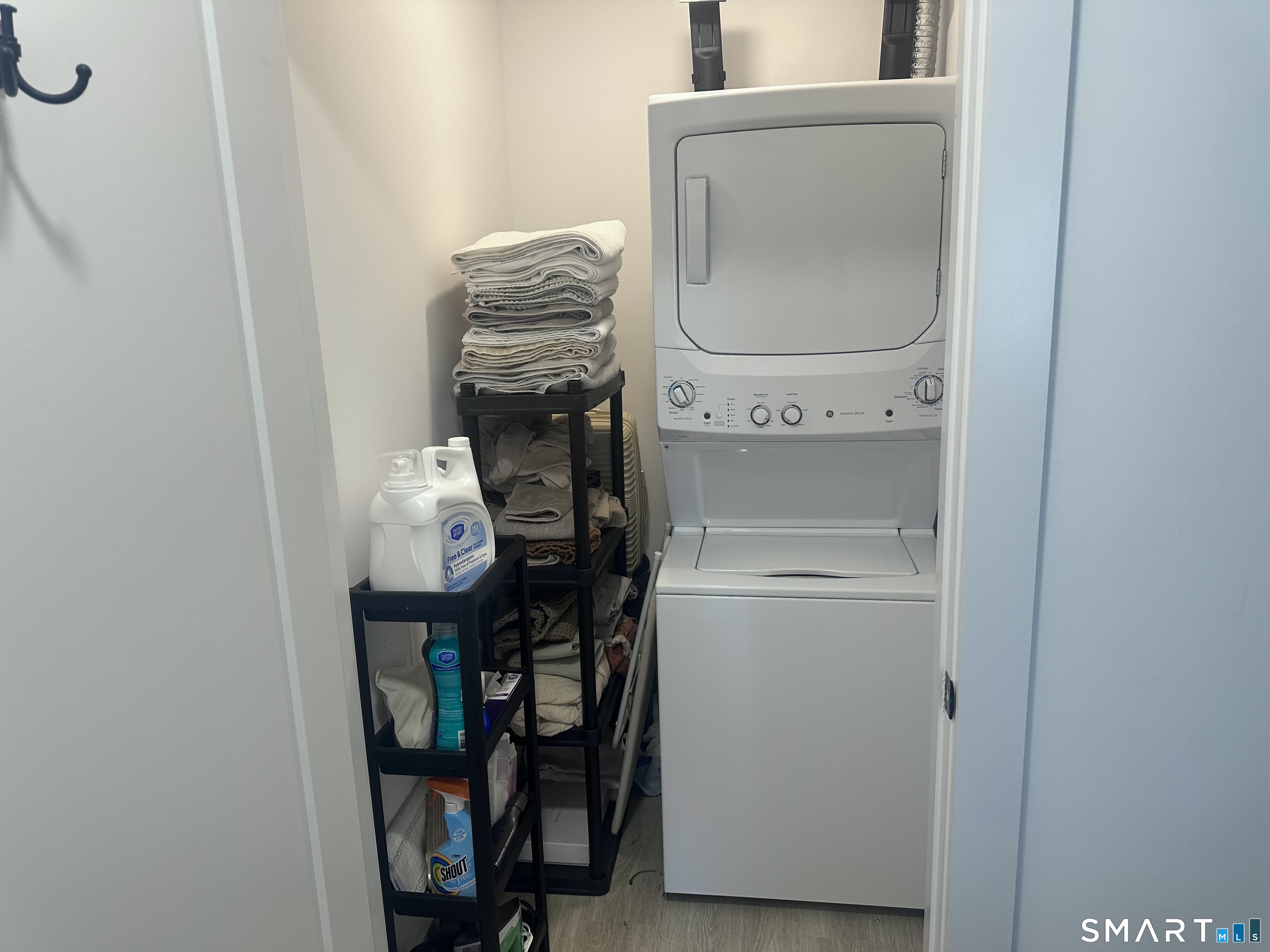 211 Ferry Boulevard Unit: 208