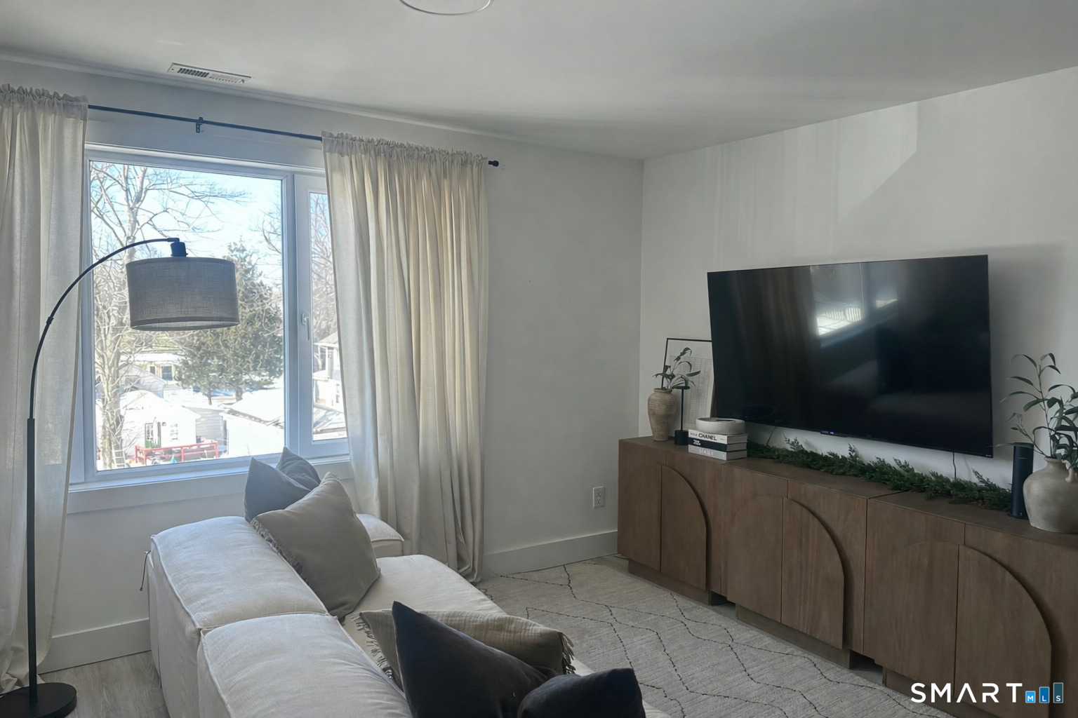211 Ferry Boulevard Unit: 208