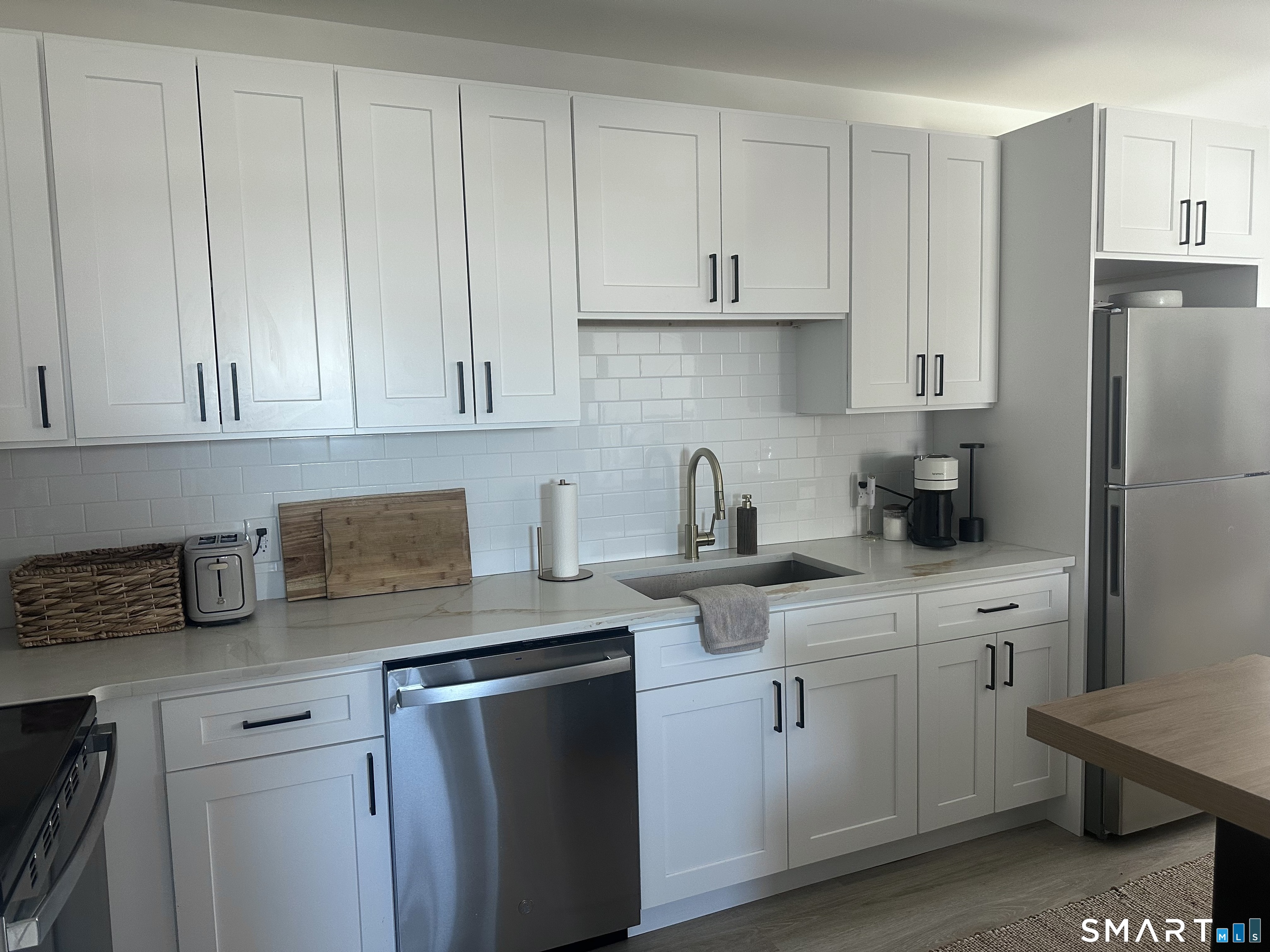 211 Ferry Boulevard Unit: 208
