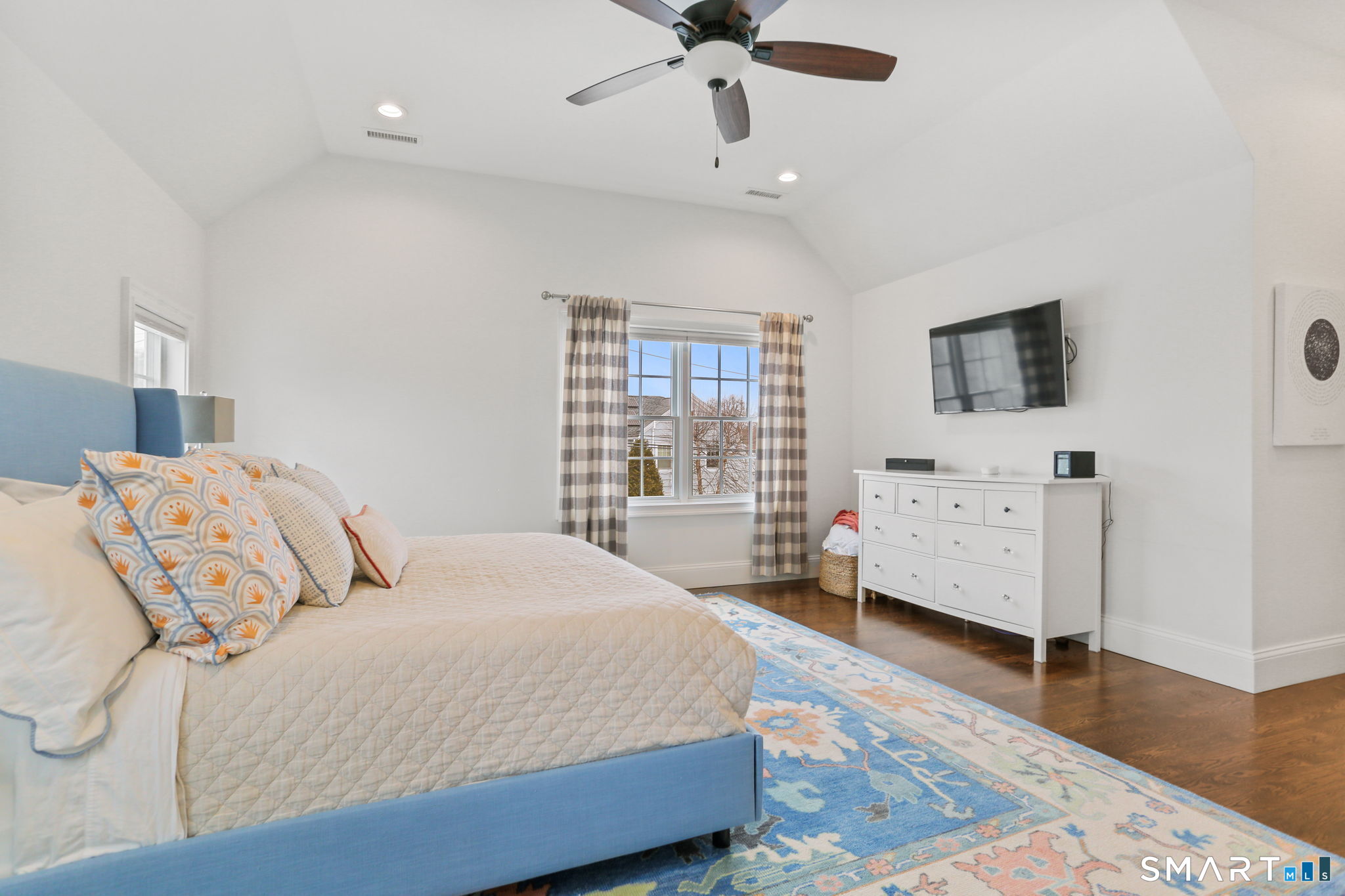 11 Tuckahoe Lane