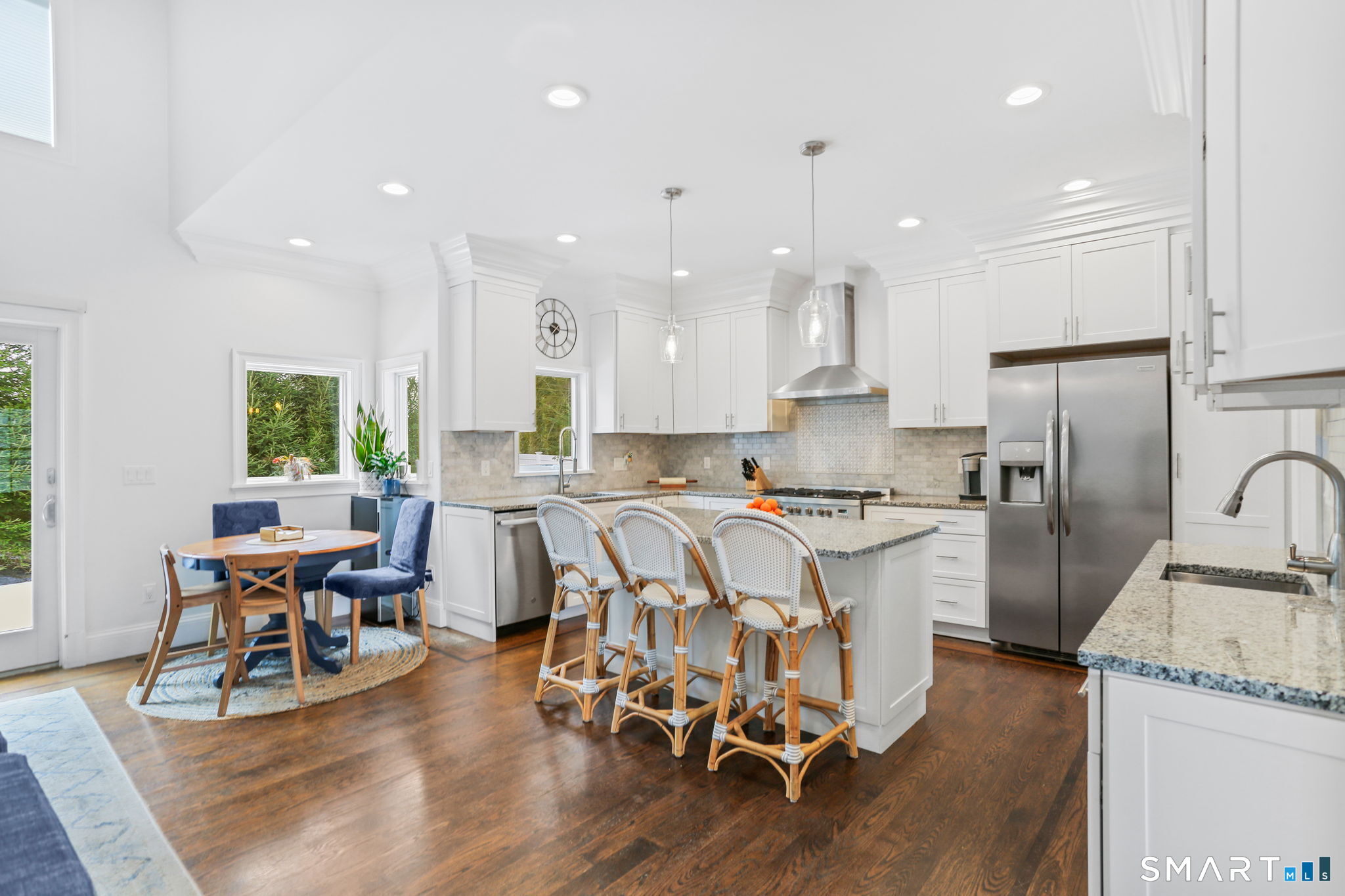 11 Tuckahoe Lane