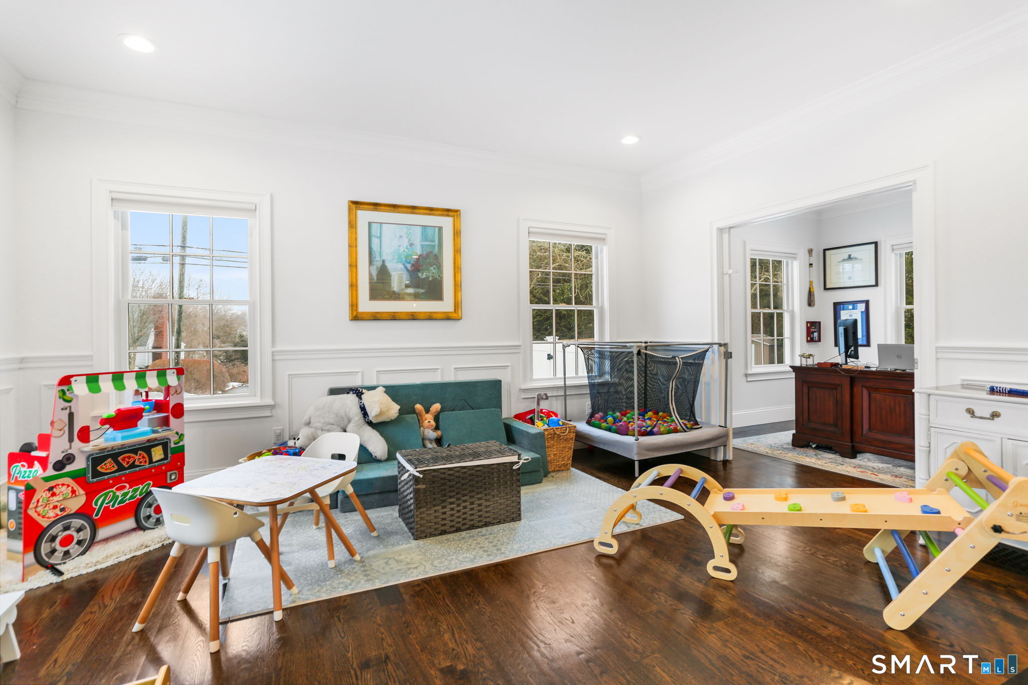 11 Tuckahoe Lane