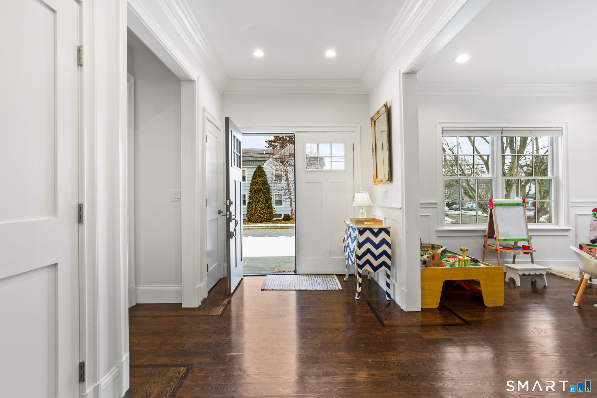 11 Tuckahoe Lane