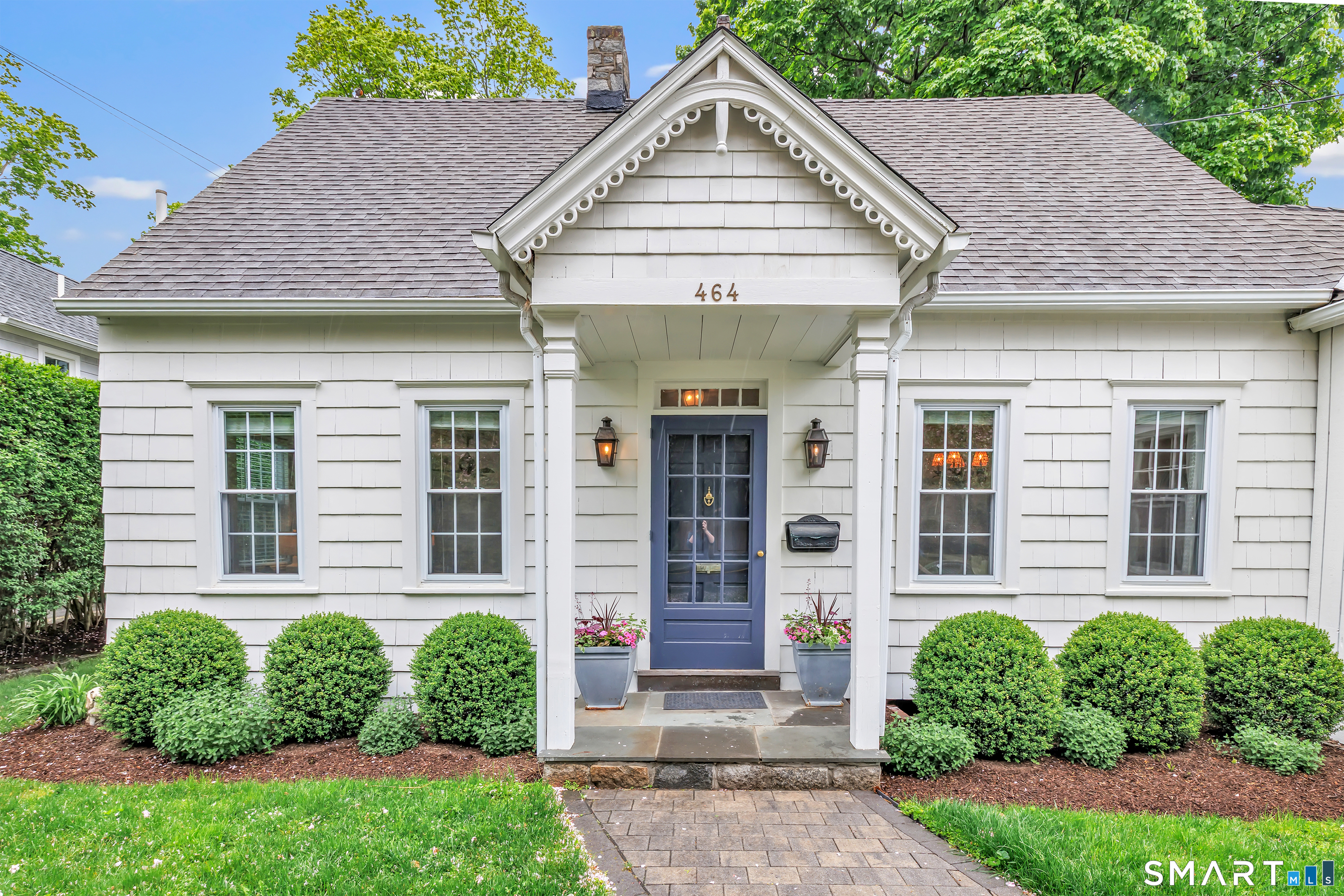 464 Round Hill Road