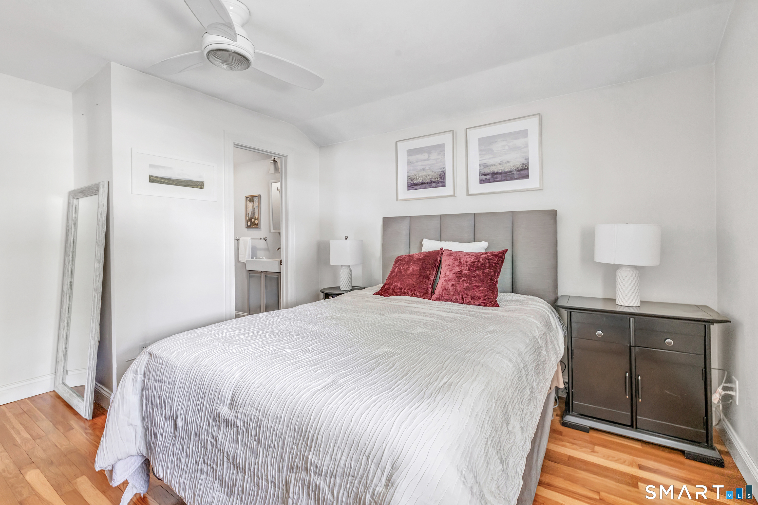 16 Mayflower Circle