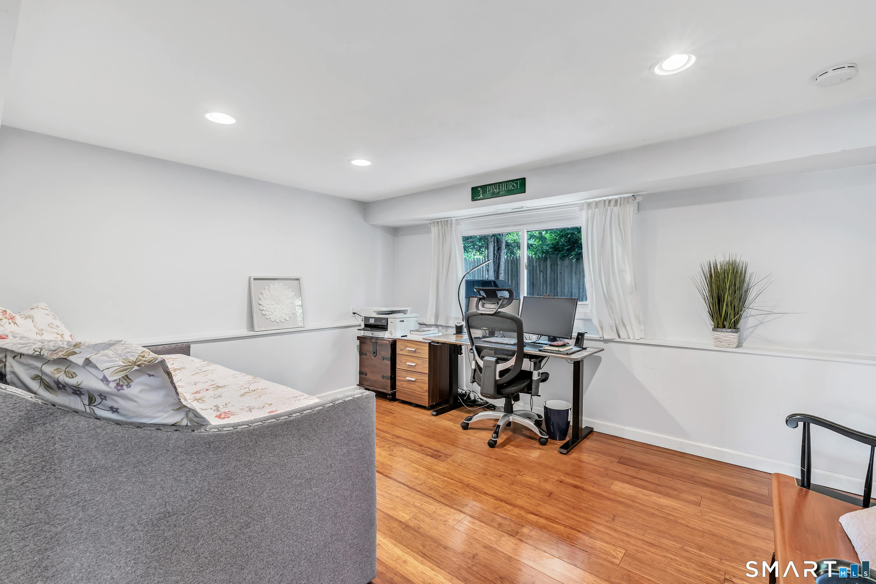 16 Mayflower Circle