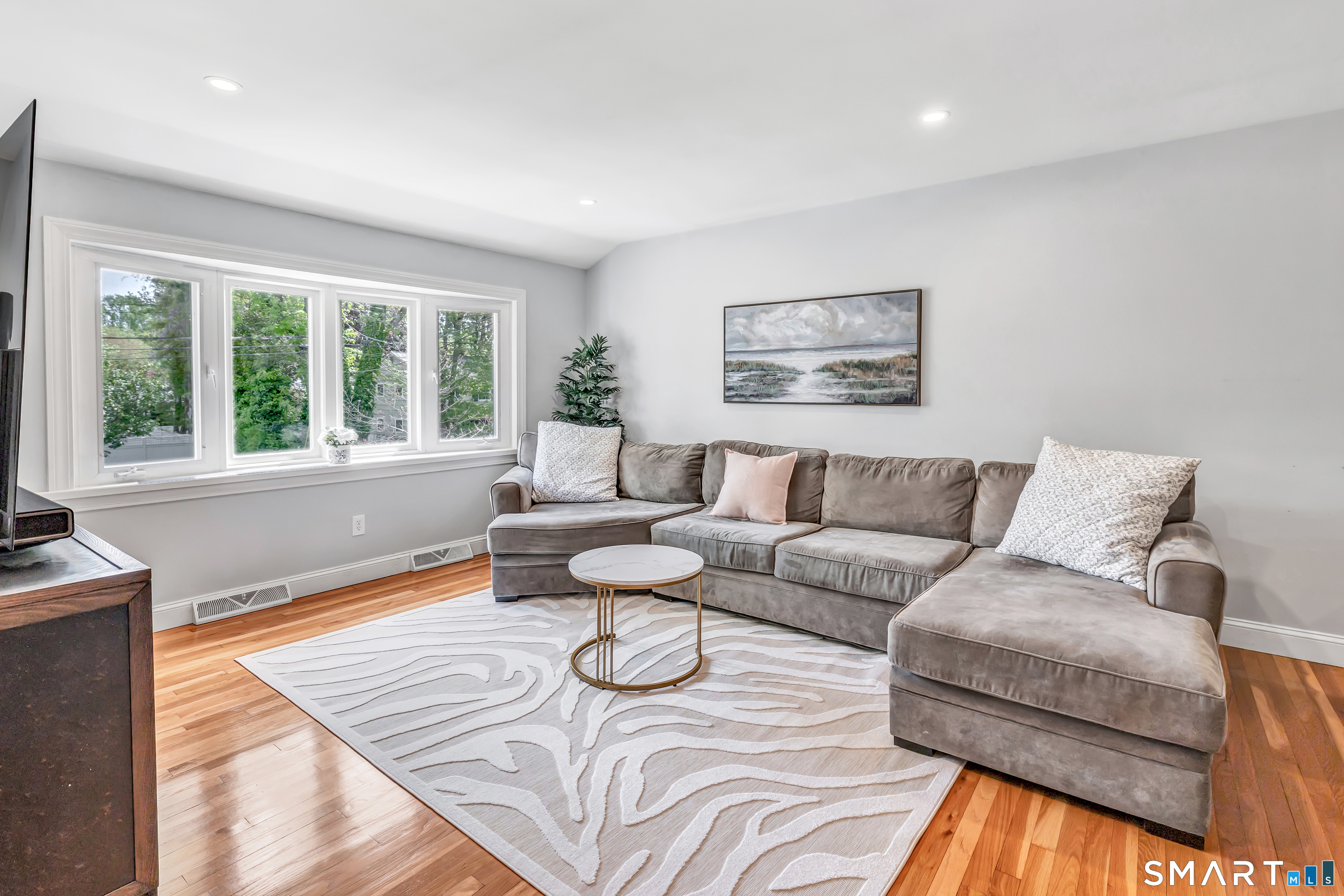 16 Mayflower Circle