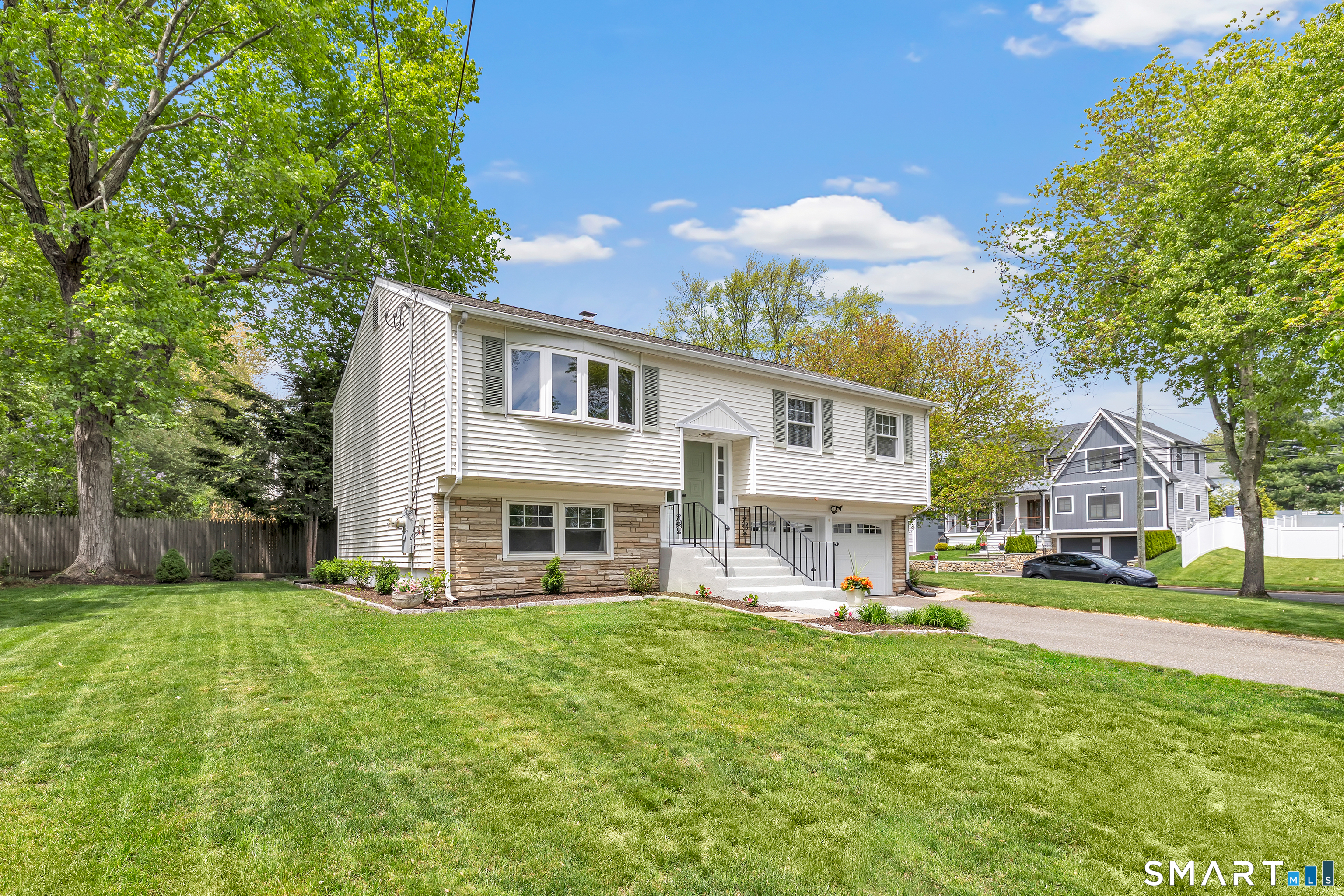 16 Mayflower Circle