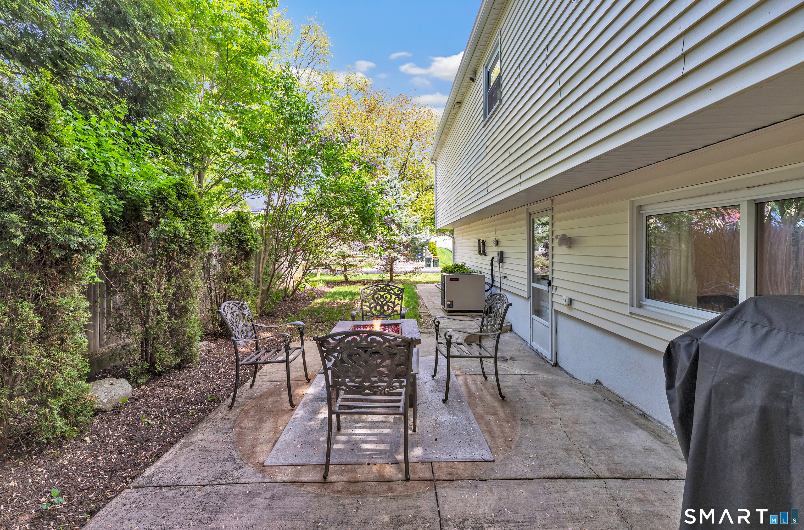 16 Mayflower Circle