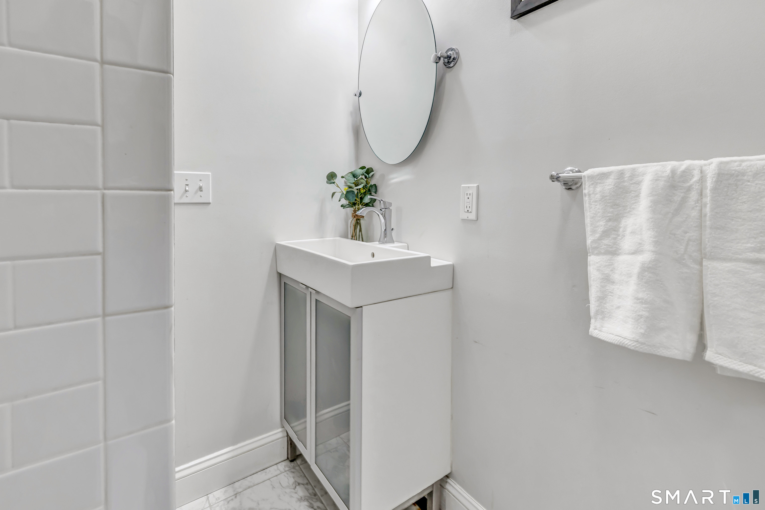 16 Mayflower Circle