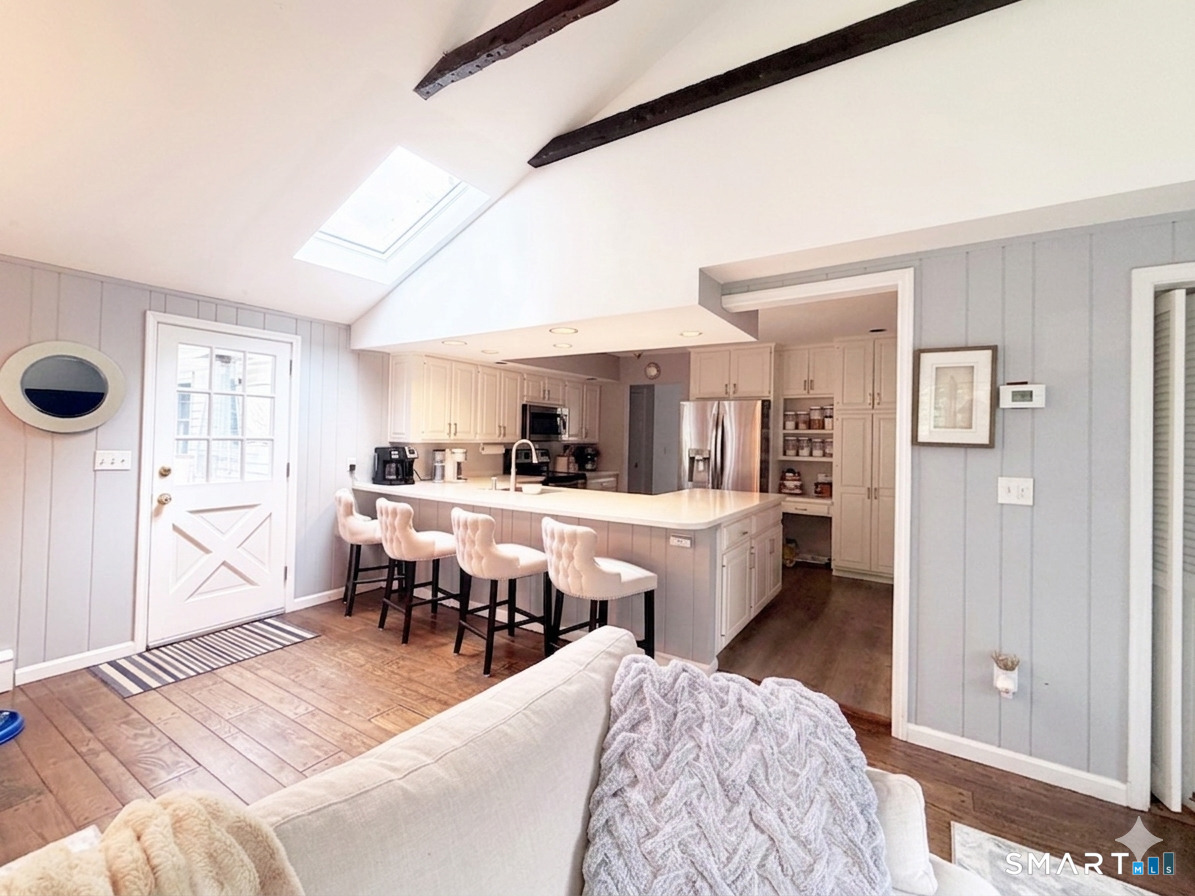 4 Cranbury Woods Road