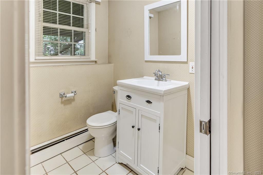 4 Cranbury Woods Road
