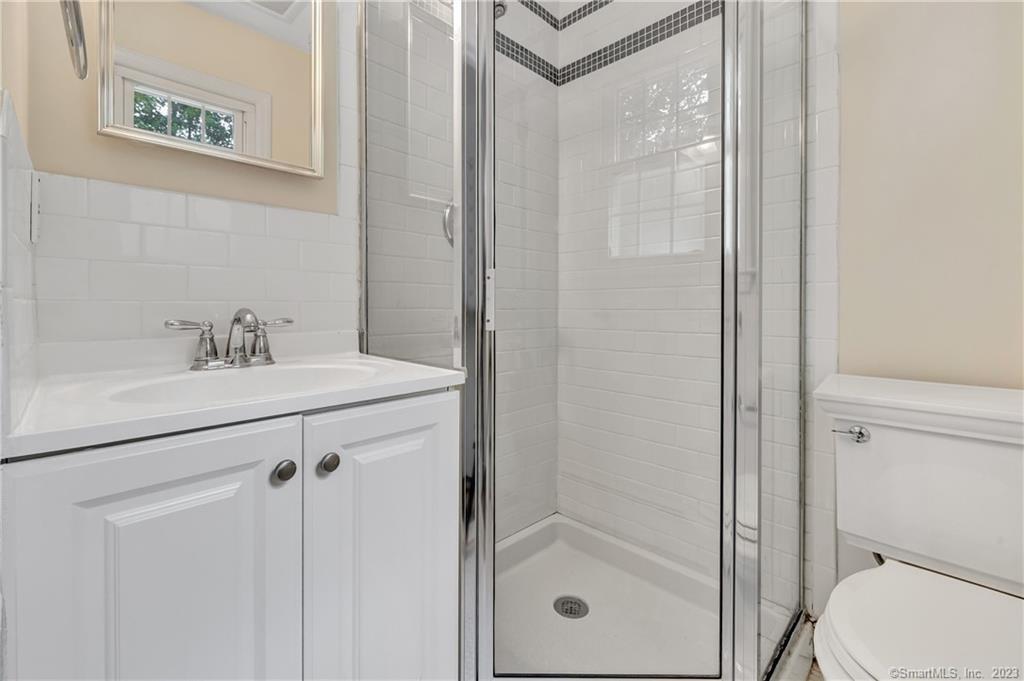 4 Cranbury Woods Road