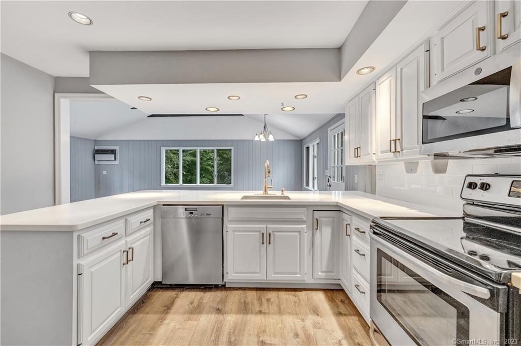4 Cranbury Woods Road
