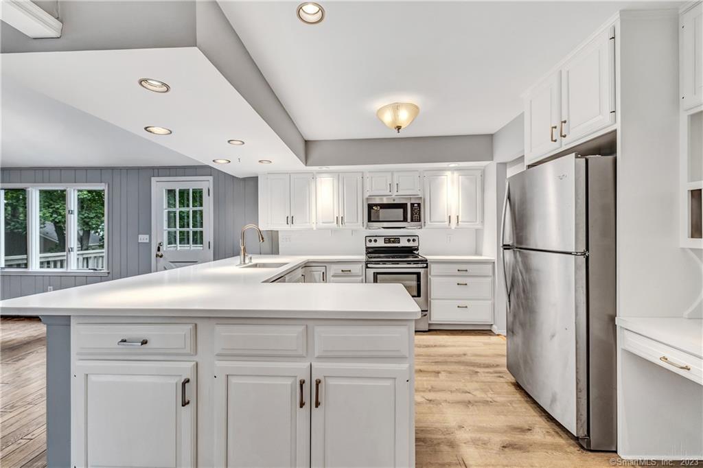 4 Cranbury Woods Road